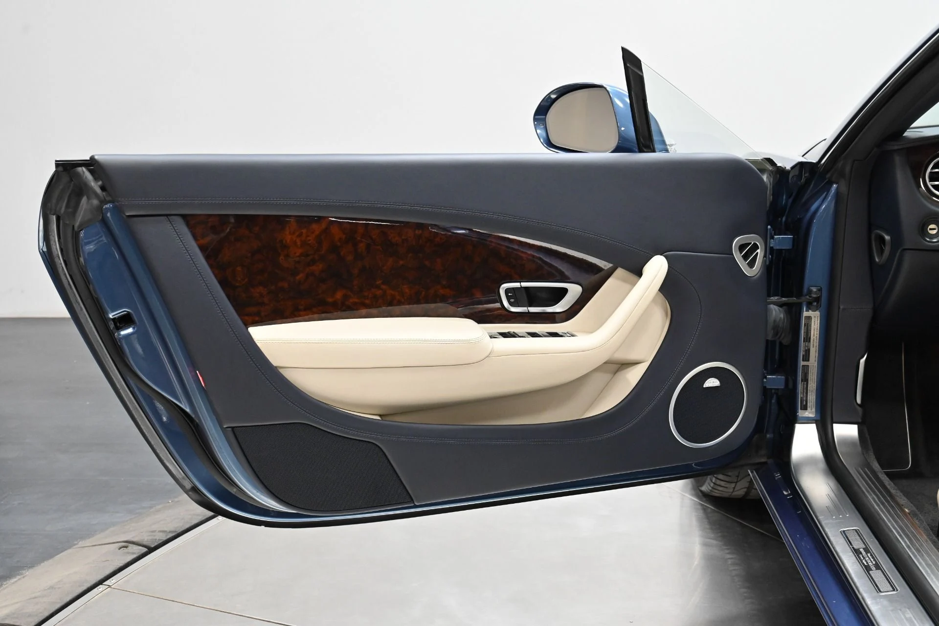 mph020_2901981159_Used_2014_Bentley_Continental_GTC_1751561855_274870eaea