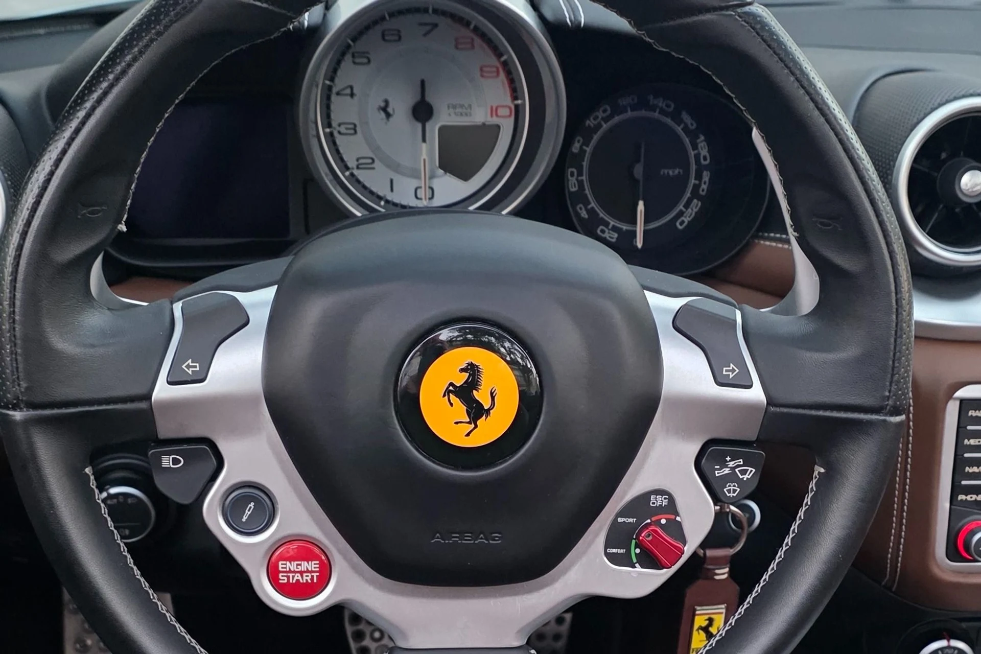 mph020_2906684768_Used_2017_Ferrari_California_T_1763593112_9238dafe09