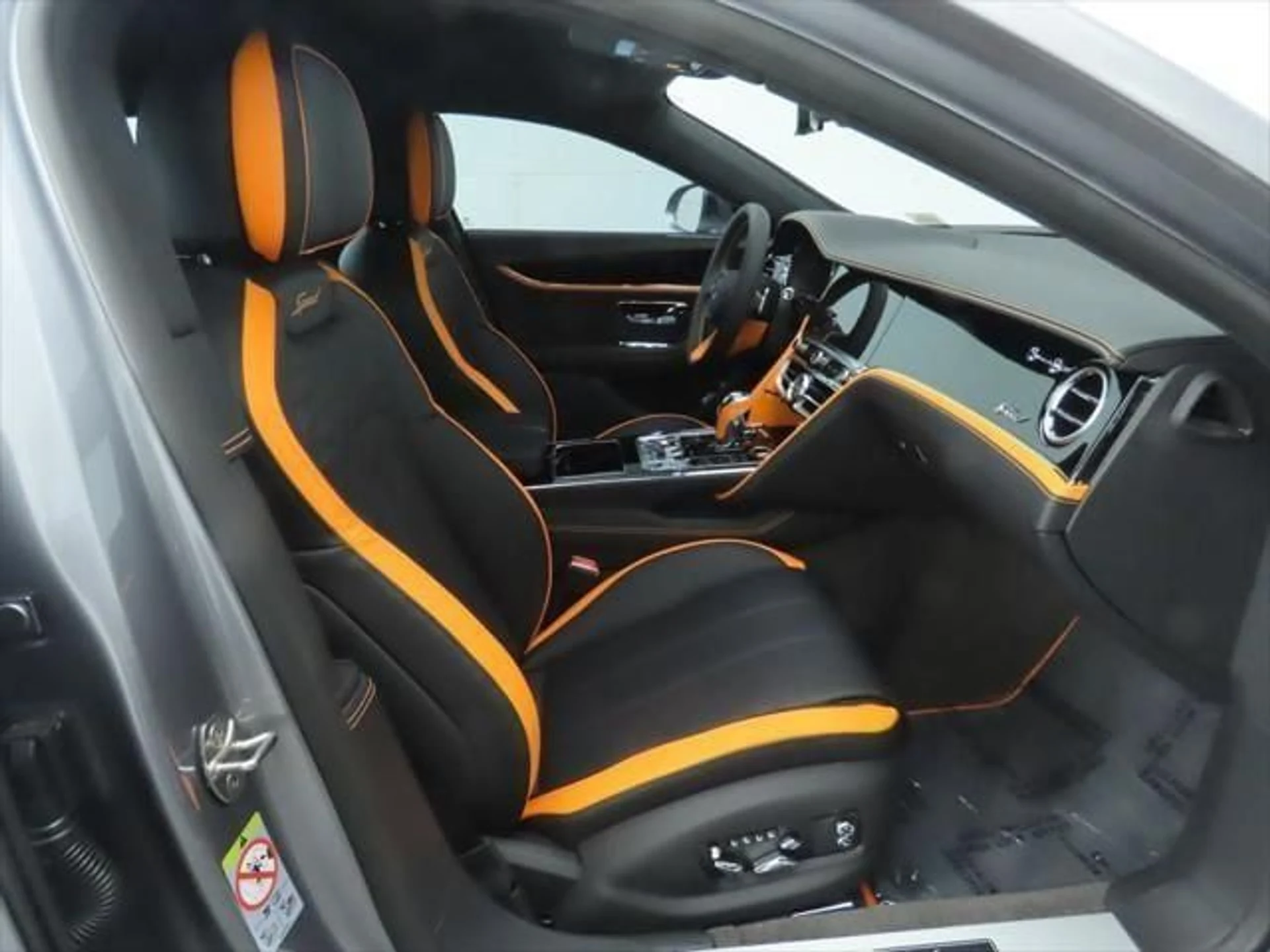 mph020_2910505063_used_2025_bentley_flying_spur_speedsedan_8119_23018472_21_640_837e460663