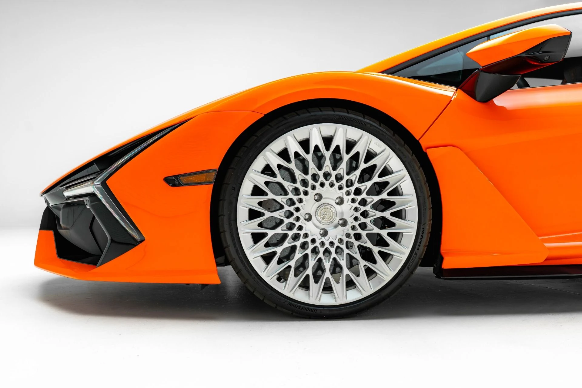 mph020_2910750698_Used_2024_Lamborghini_Revuelto_1781129539_dfad8c1414