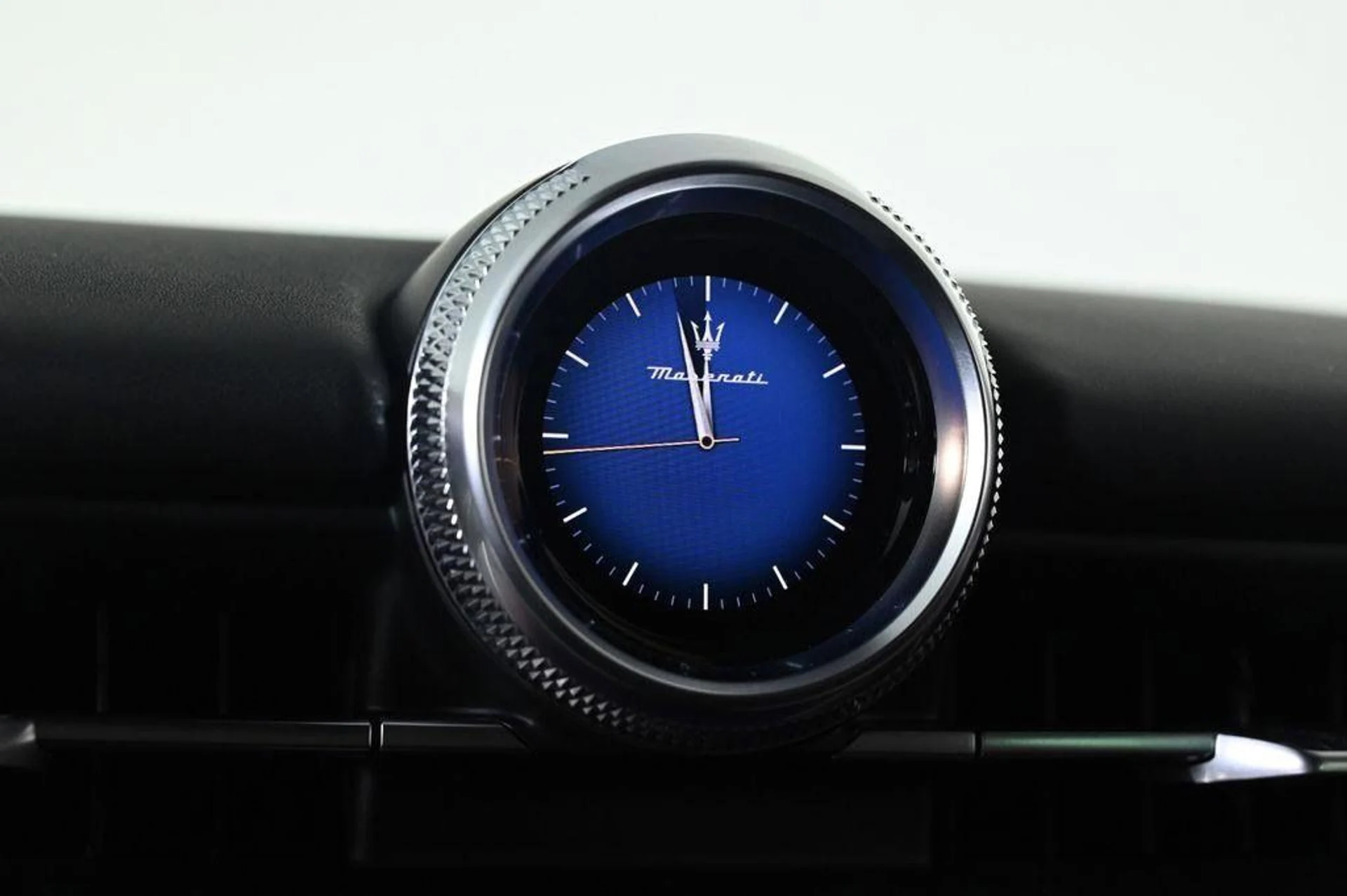 mph020_2912034384_new_2025_maserati_grecale_modenaawd_11350_22975671_20_1024_99f2a55456