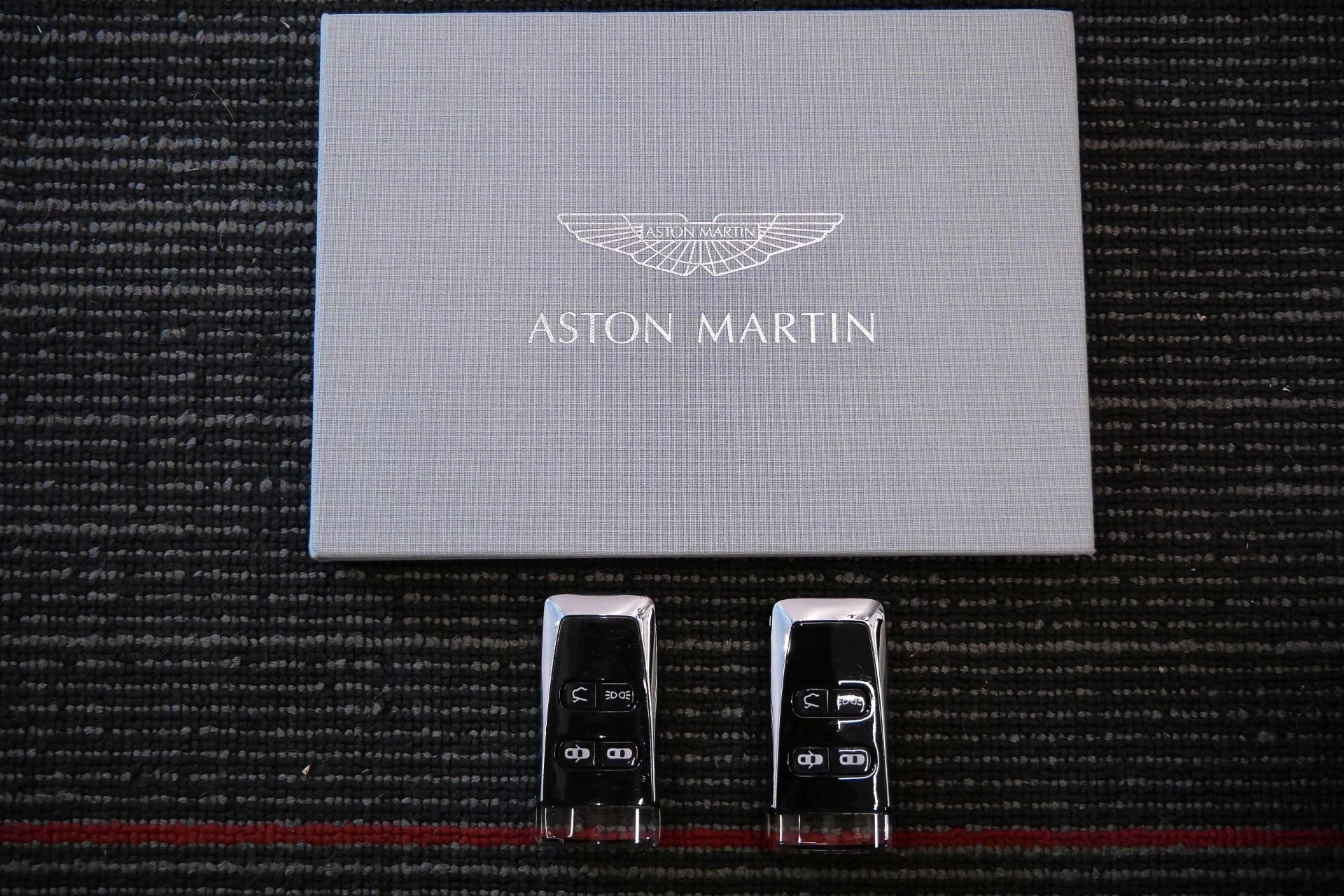 mph020_2917694846_Used_2014_Aston_Martin_Vanquish_AML_Color_V12_Power_Awesome_Sound_1781289634_e9ebfaa120