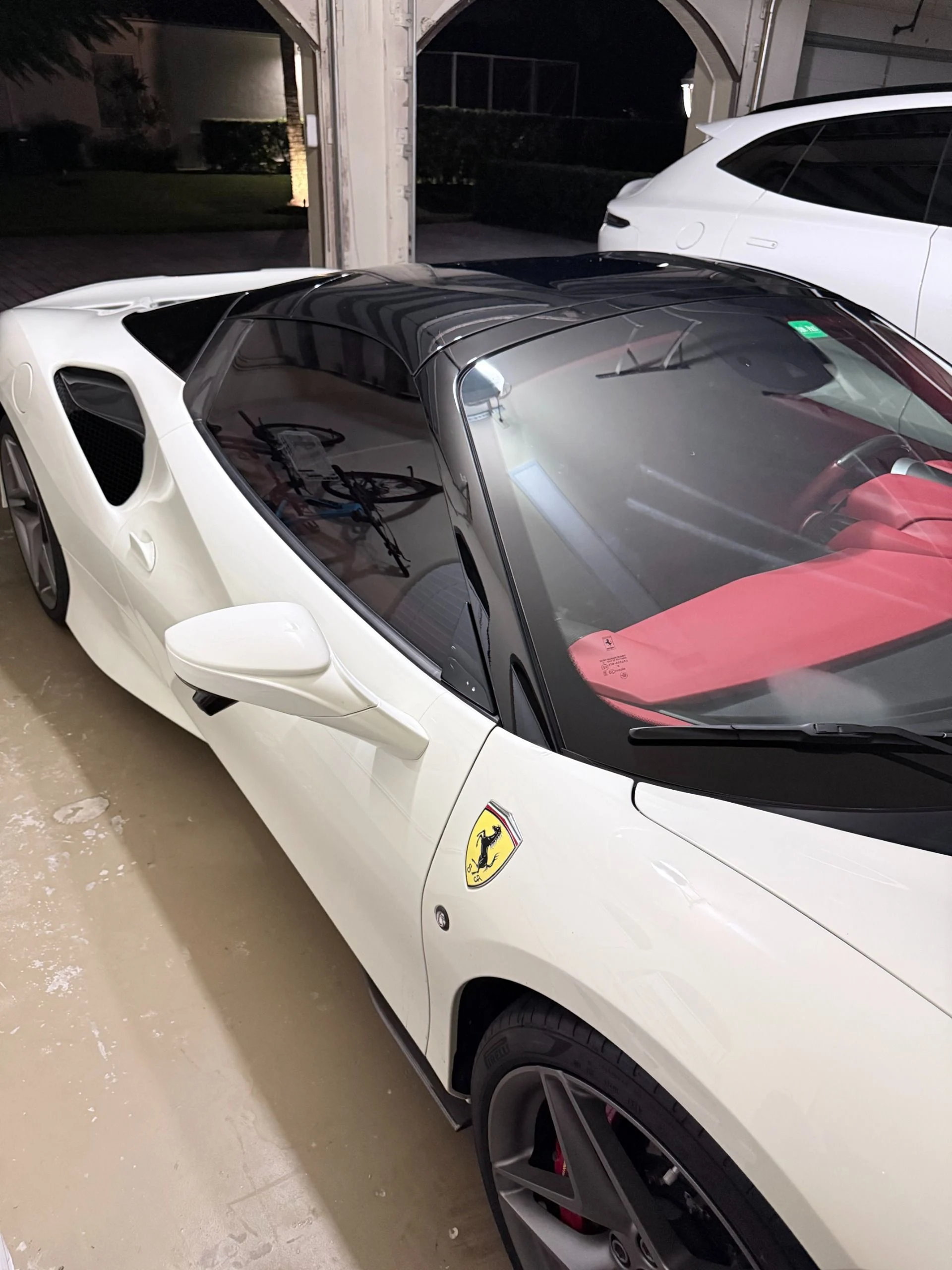 mph020_2918668625_Used_2021_Ferrari_F8_Spider_1761691370_700a64d745