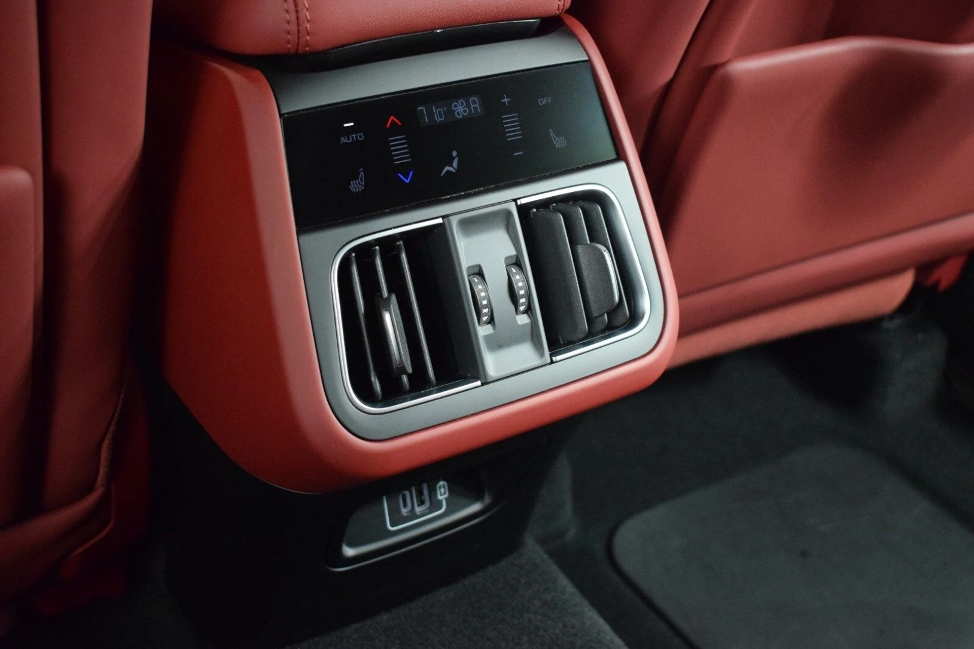 mph020_2923162119_0b18c6266742e49b14895007b44d5f72x_76d7ef4739