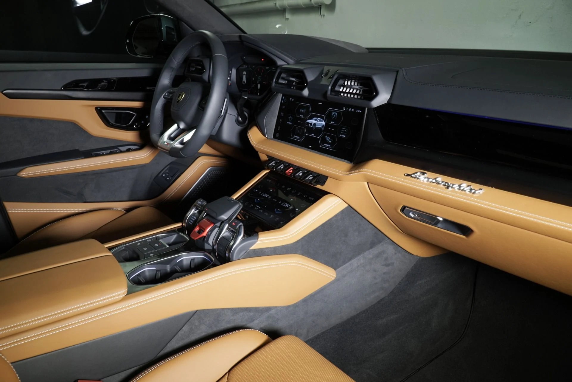 mph020_2925676785_New_2025_Lamborghini_Urus_SE_1760113622_e118a9946a