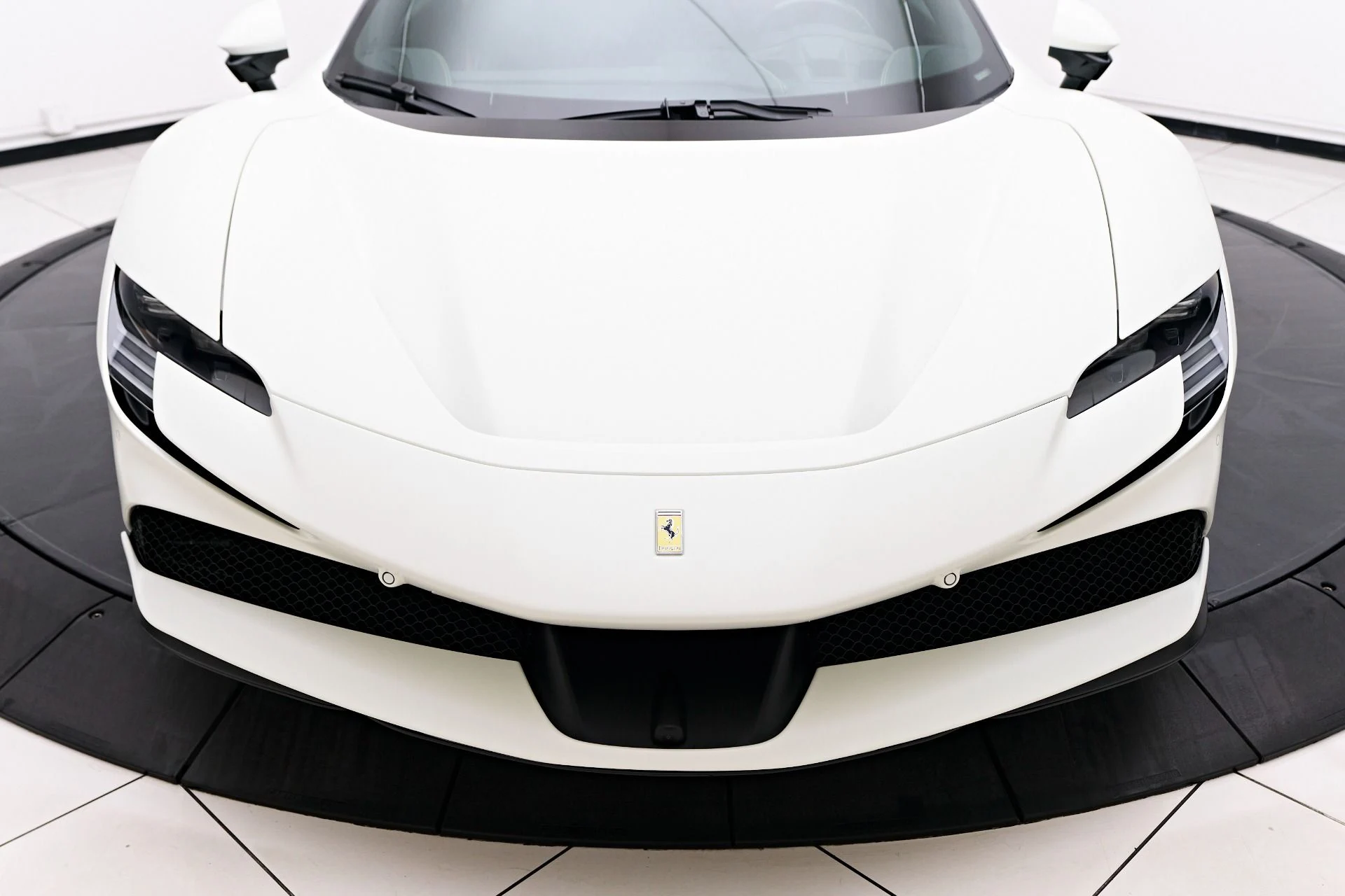mph020_2939149463_Used_2023_Ferrari_SF_90_Stradale_Base_1757439884_10edcb1e85