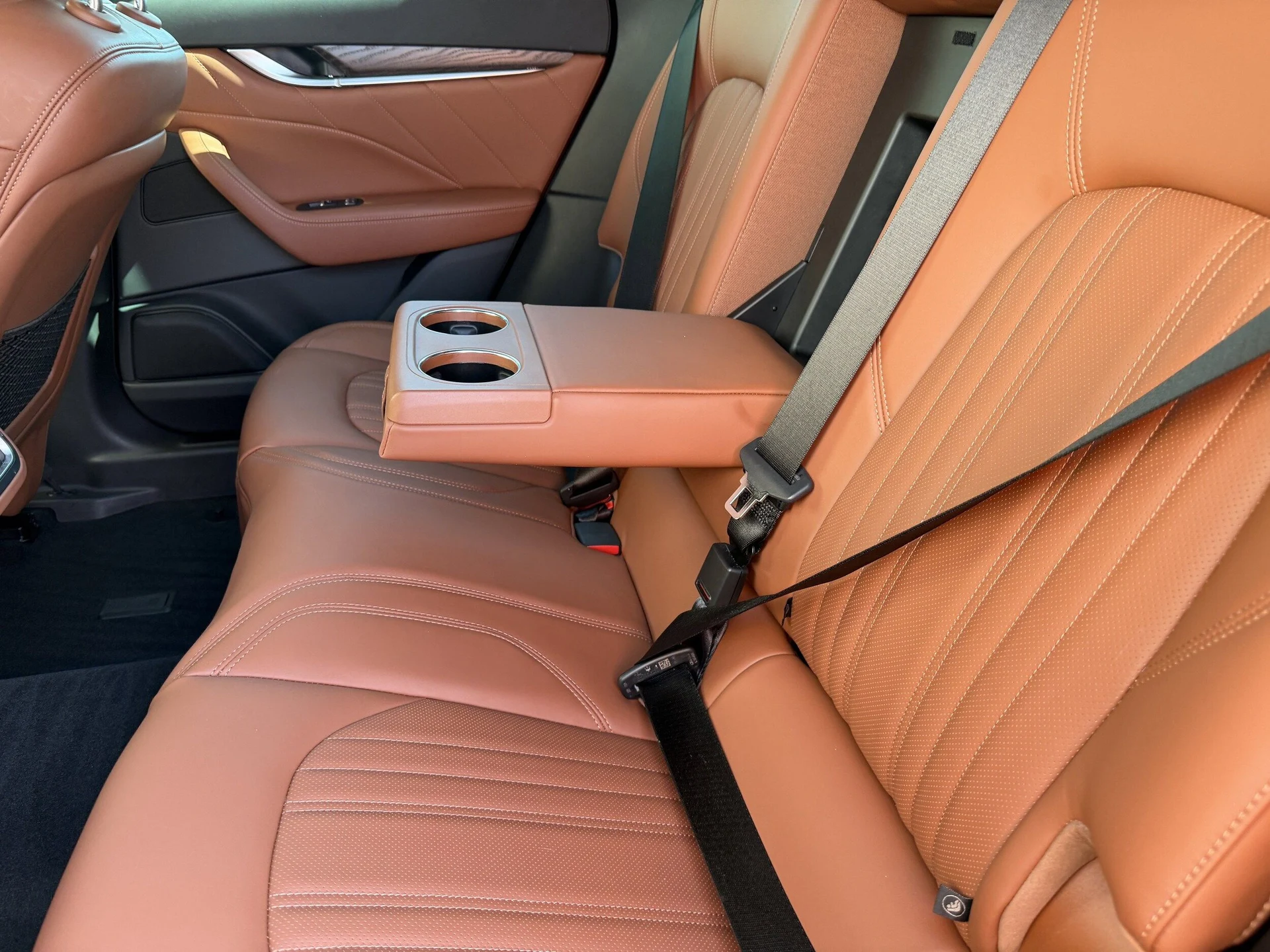 mph020_2940051451_e4864e957fd457c4d018b31d6beab262x_0ebf19afb9