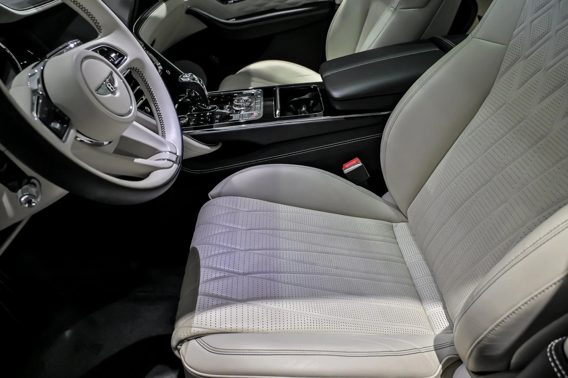 mph020_295081517_Used_2021_Bentley_Flying_Spur_V8_1765794820_fa793e1a33