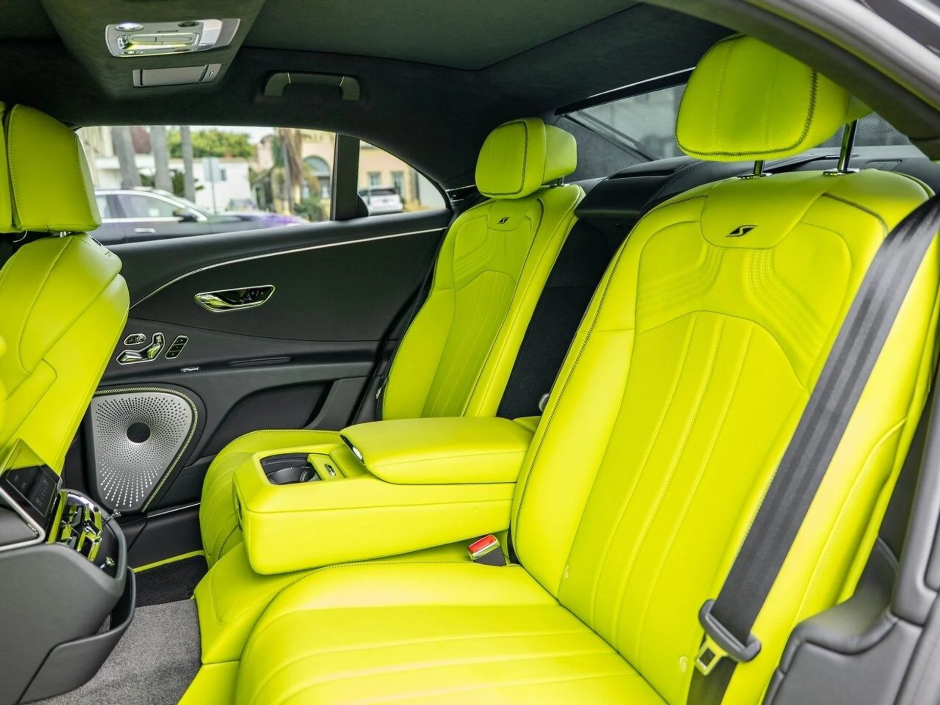 mph020_2955189414_f2234d135425bd667ea778f57872ec15x_37fc2abfc2