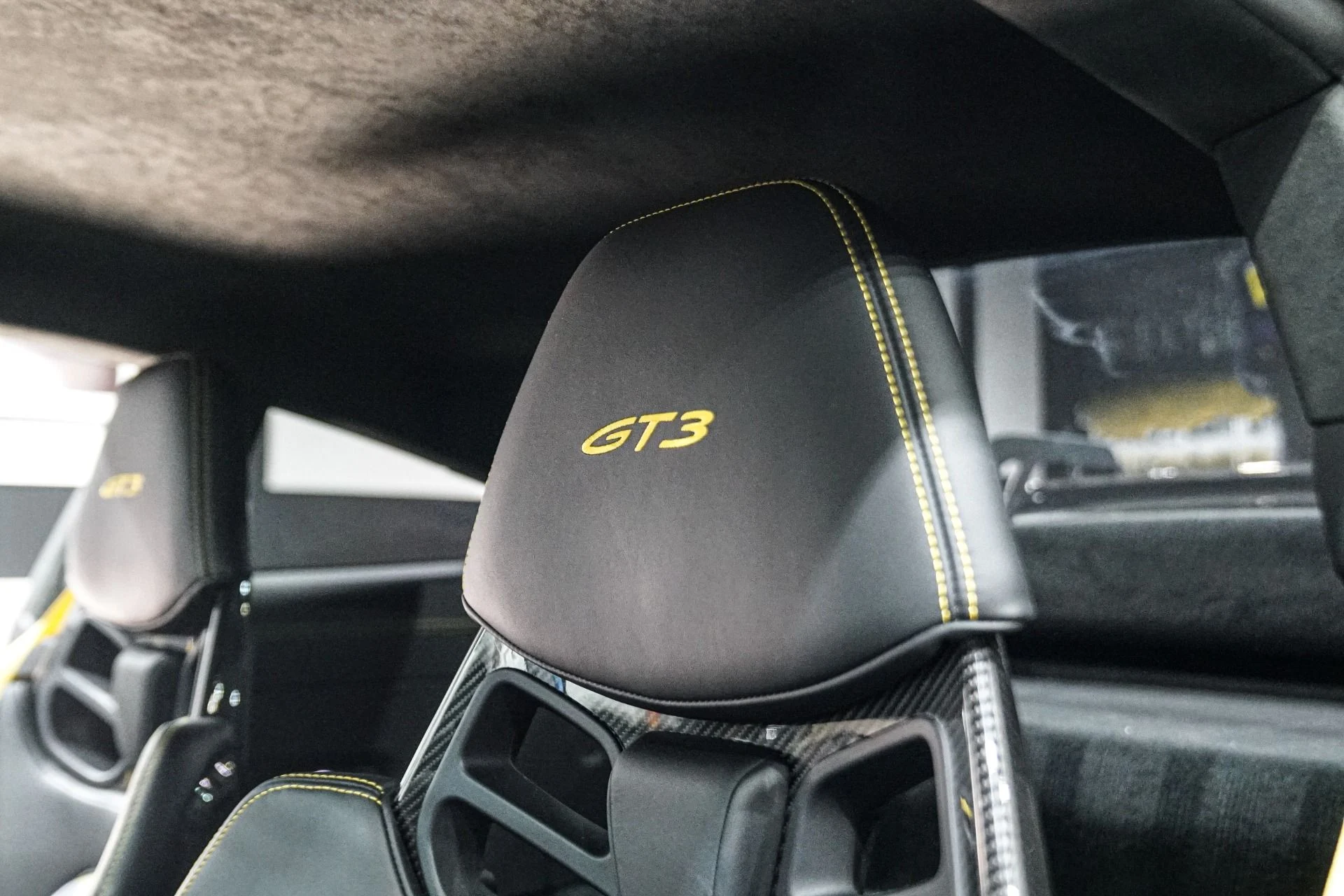 mph020_2962517389_Used_2022_Porsche_911_GT_3_1766780432_437b879f8a