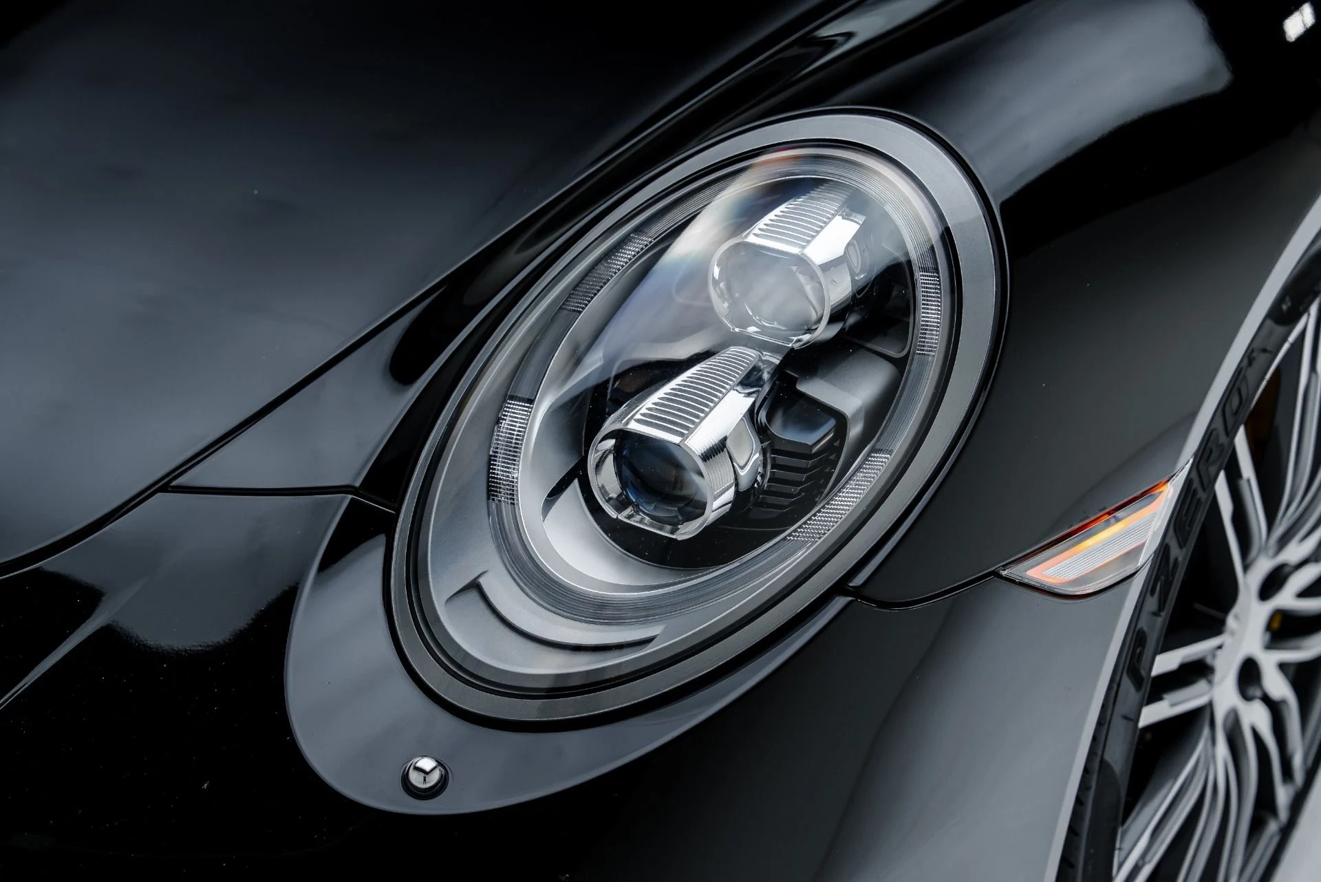 mph020_2969062808_Used_2014_Porsche_911_Turbo_S_1791845069_007395510f