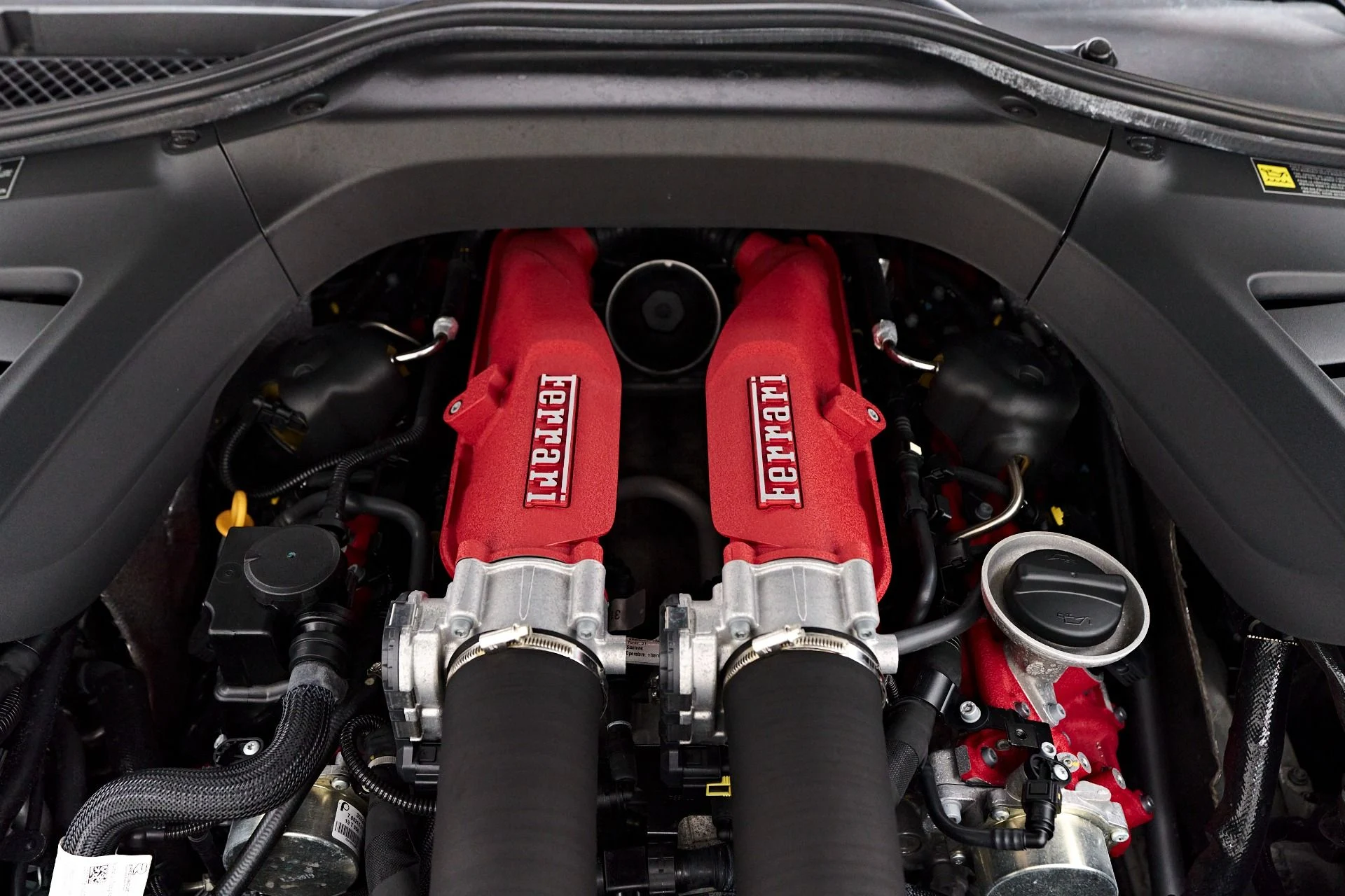 mph020_2973504919_Used_2019_Ferrari_GTC_4_Lusso_T_1758850849_123536dc80