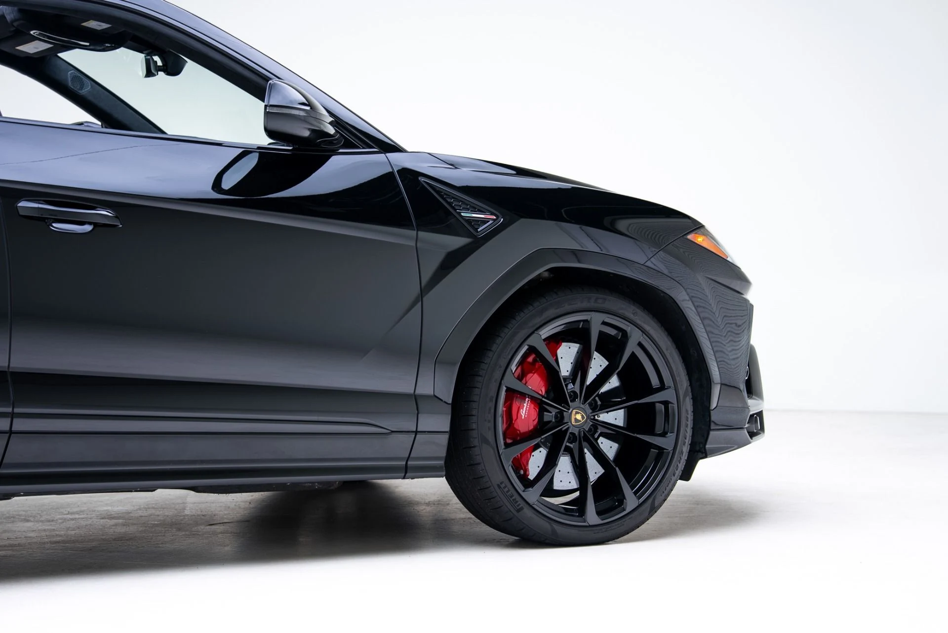 mph020_2975940381_Used_2022_Lamborghini_Urus_1769211578_8d103d6ee5