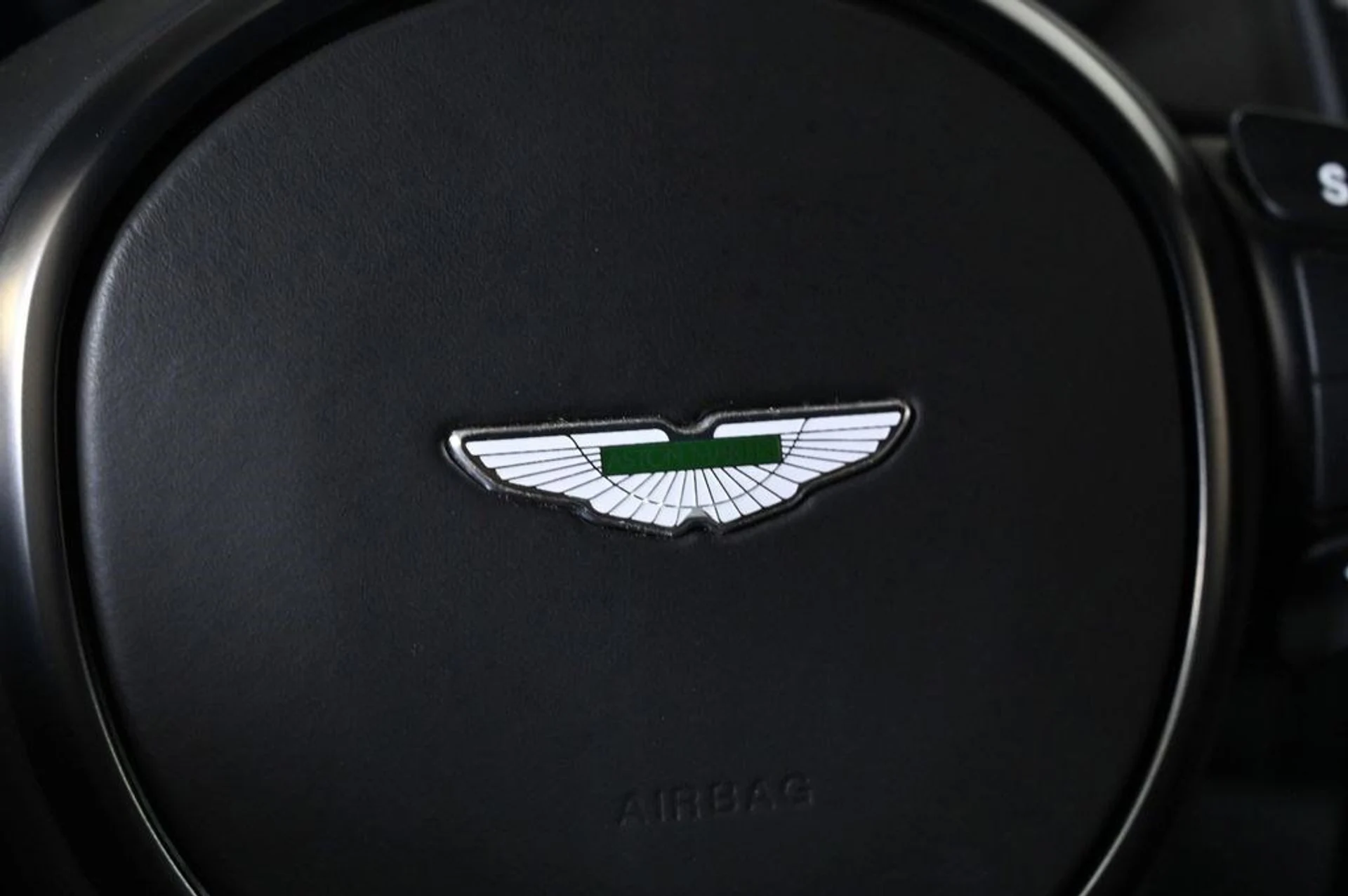 mph020_2976775919_used_2023_aston_martin_vantage_coupe_11350_22936848_20_1024_b2ec2d76ad