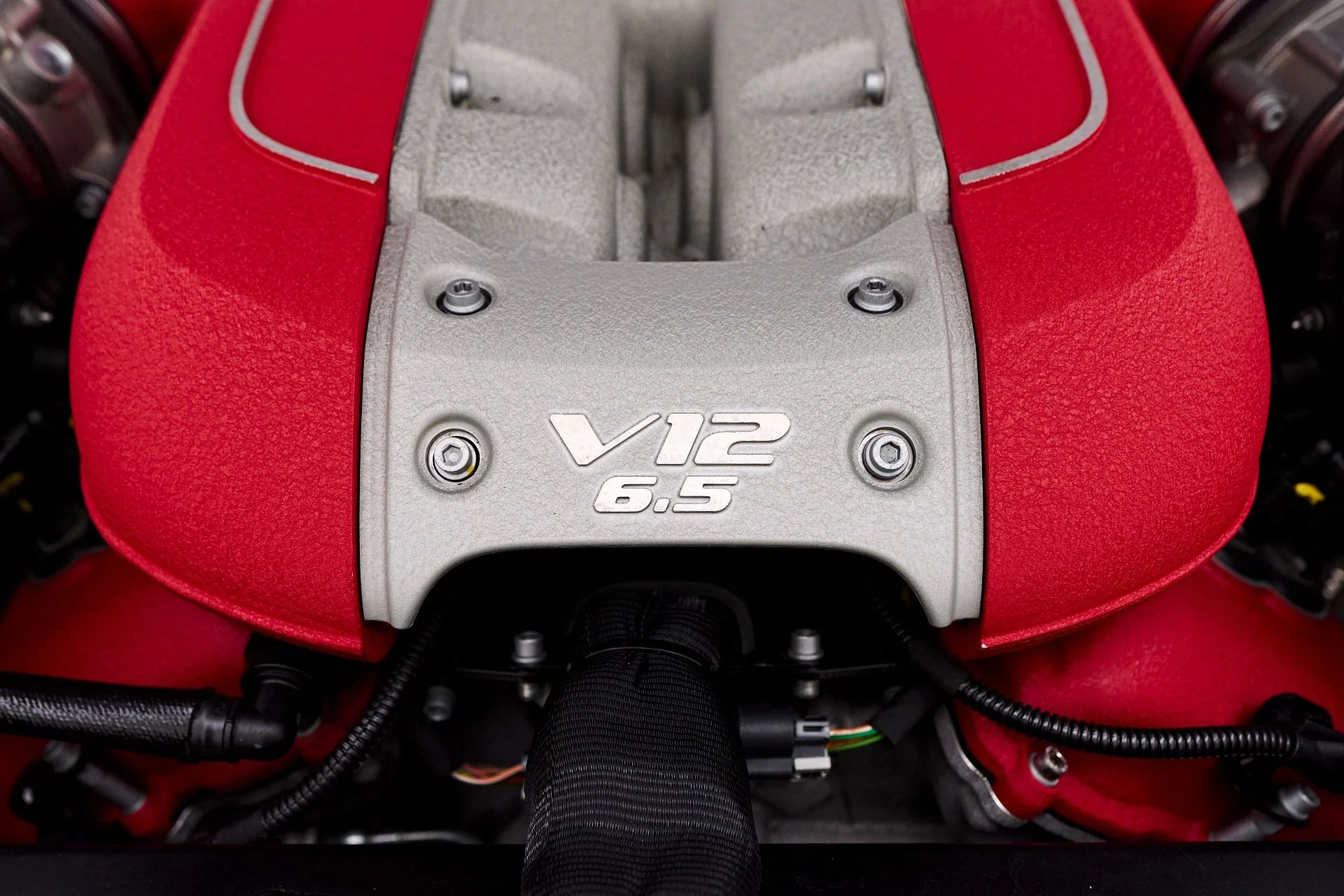 mph020_2977999246_Used_2018_Ferrari_812_Superfast_Base_1749002871_e3780d9ef7