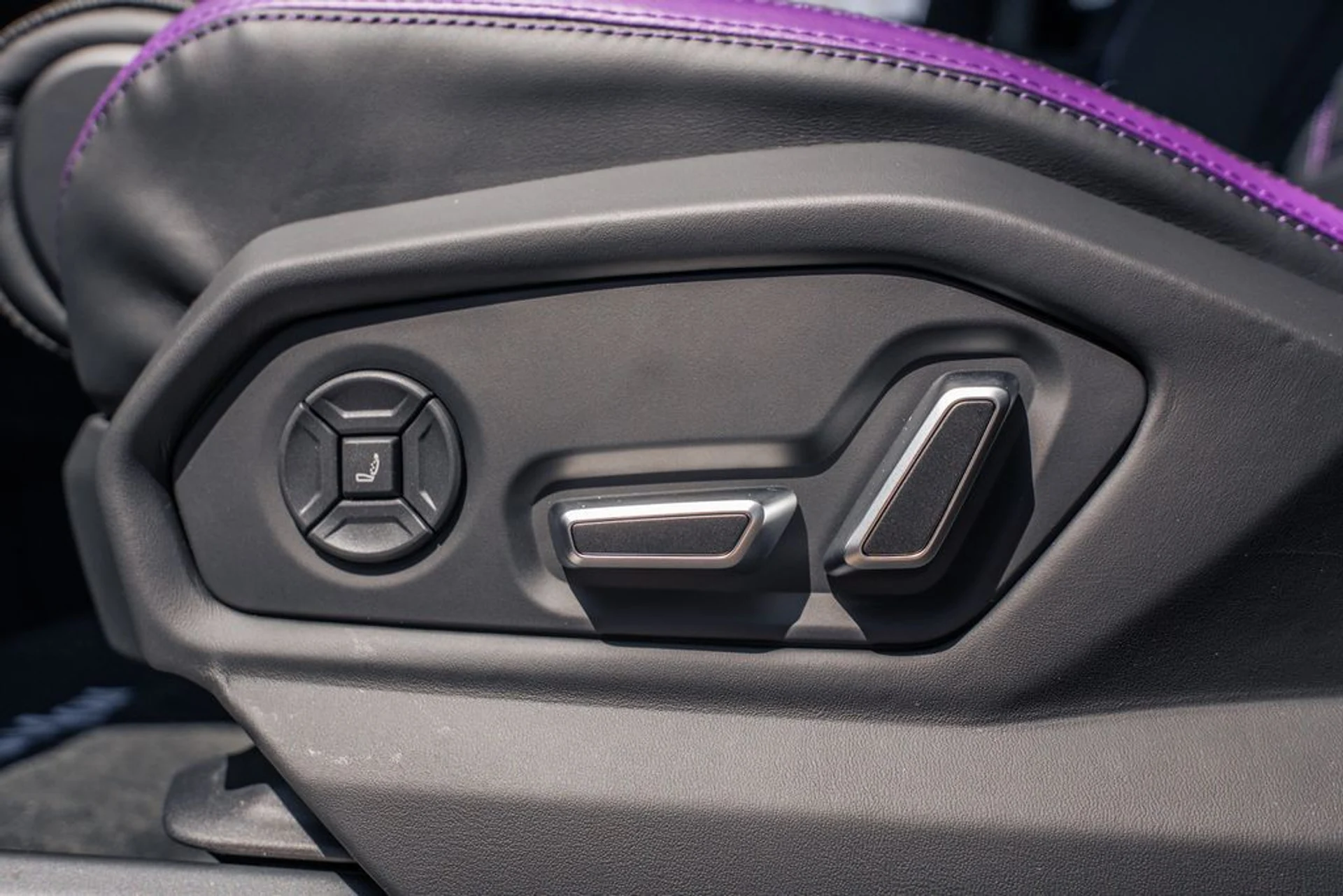 mph020_2979462197_1094eeebed6fe4edb7f506e445d8c235x_27396060ff