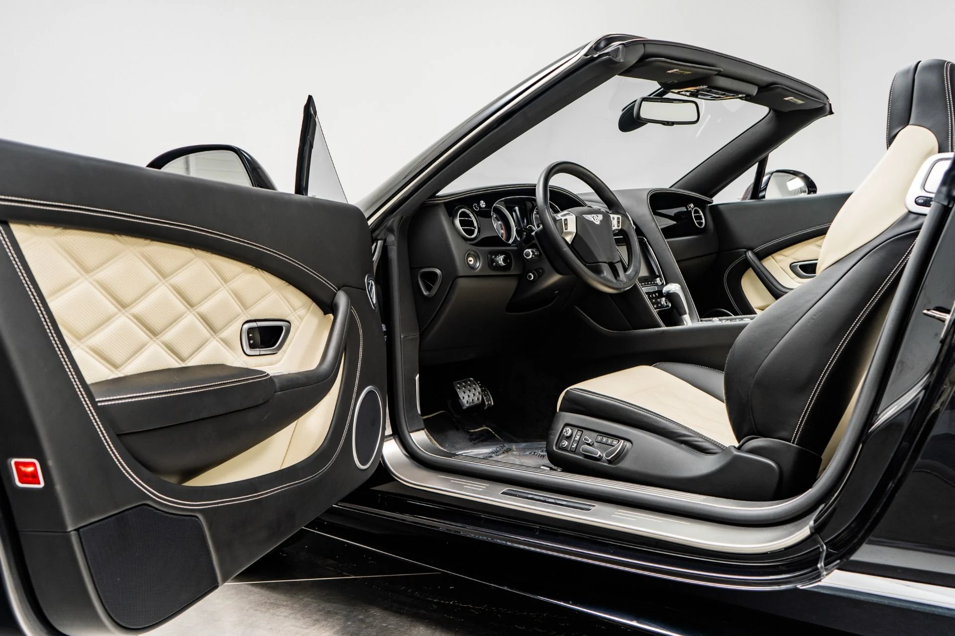 mph020_2988892562_Used_2014_Bentley_Continental_GTC_V8_S_Launch_Specification_Mulliner_Driving_Specification_1779473294_c008aa36aa