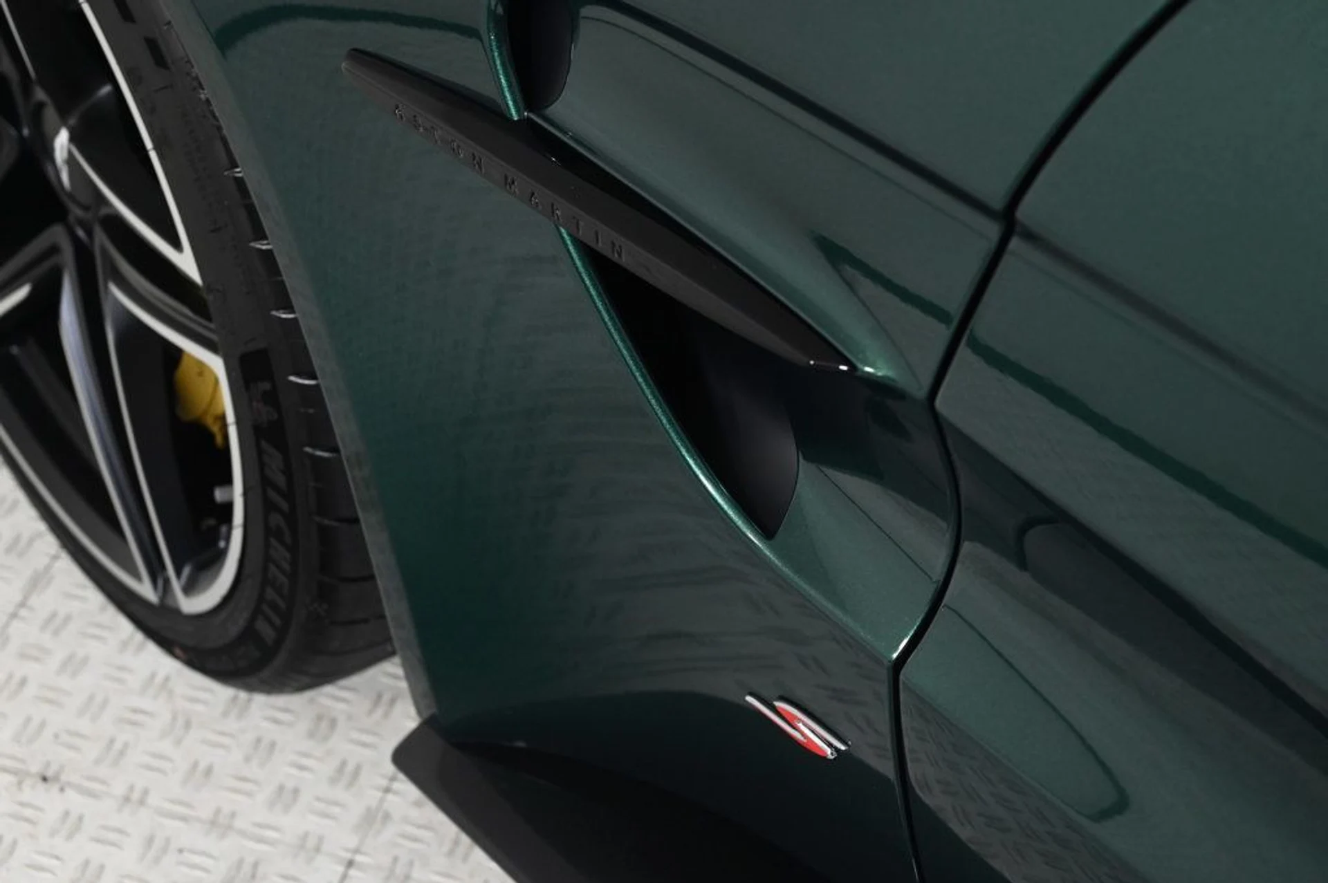 mph020_2988901748_new_2026_aston_martin_vantage_scoupe_11350_22964227_20_1024_46892d2ba8