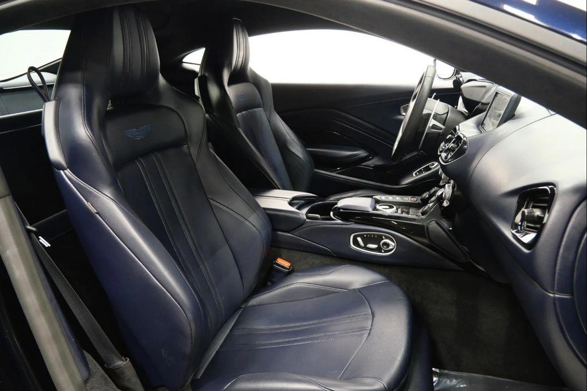 mph020_2993566428_w_O2e29r_W_X_Gd_VRM_3_M2_Njz_Gf_Gke0_f2209b8195