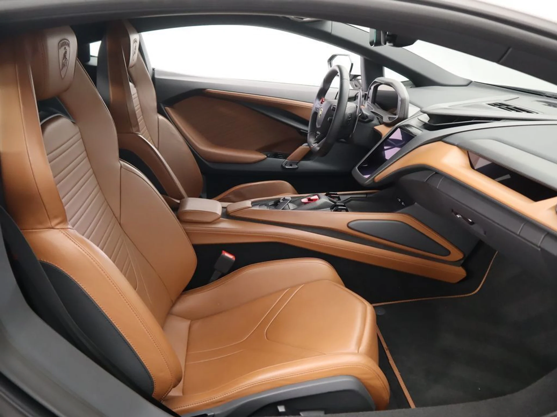 mph020_299485670_used_2024_lamborghini_revuelto_coupe_8119_23017512_21_1024_c1bee4164b