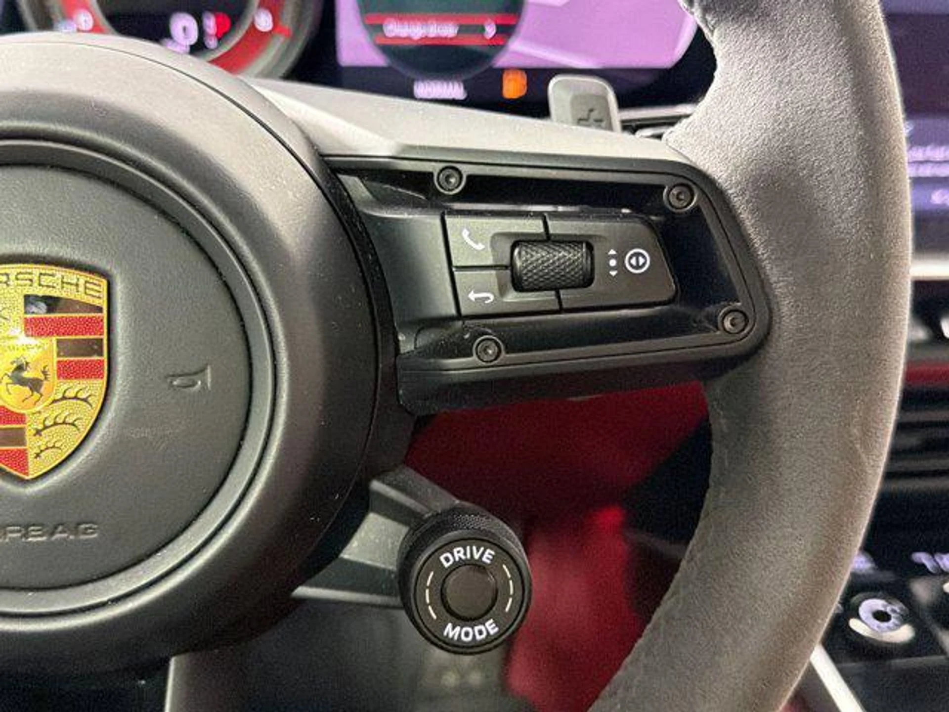 mph020_301695297_ou_J0j_FZ_1qobt16h_R5v_Qf_S3j_DZQ_a225e8dd68