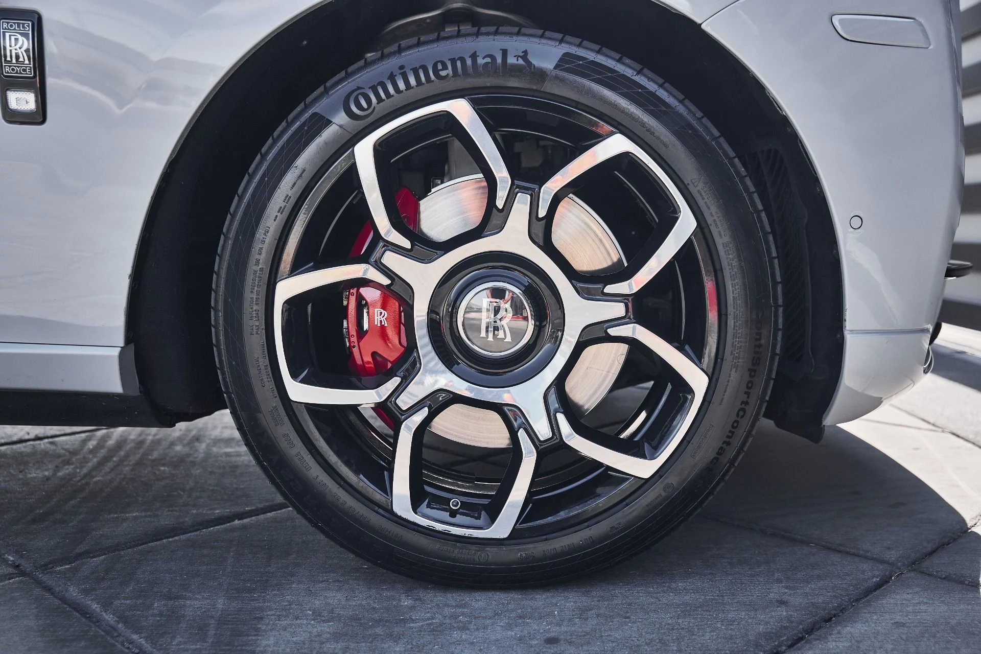 mph020_3021851872_Used_2024_Rolls_Royce_Cullinan_Black_Badge_1775870964_9e1abbbfe5