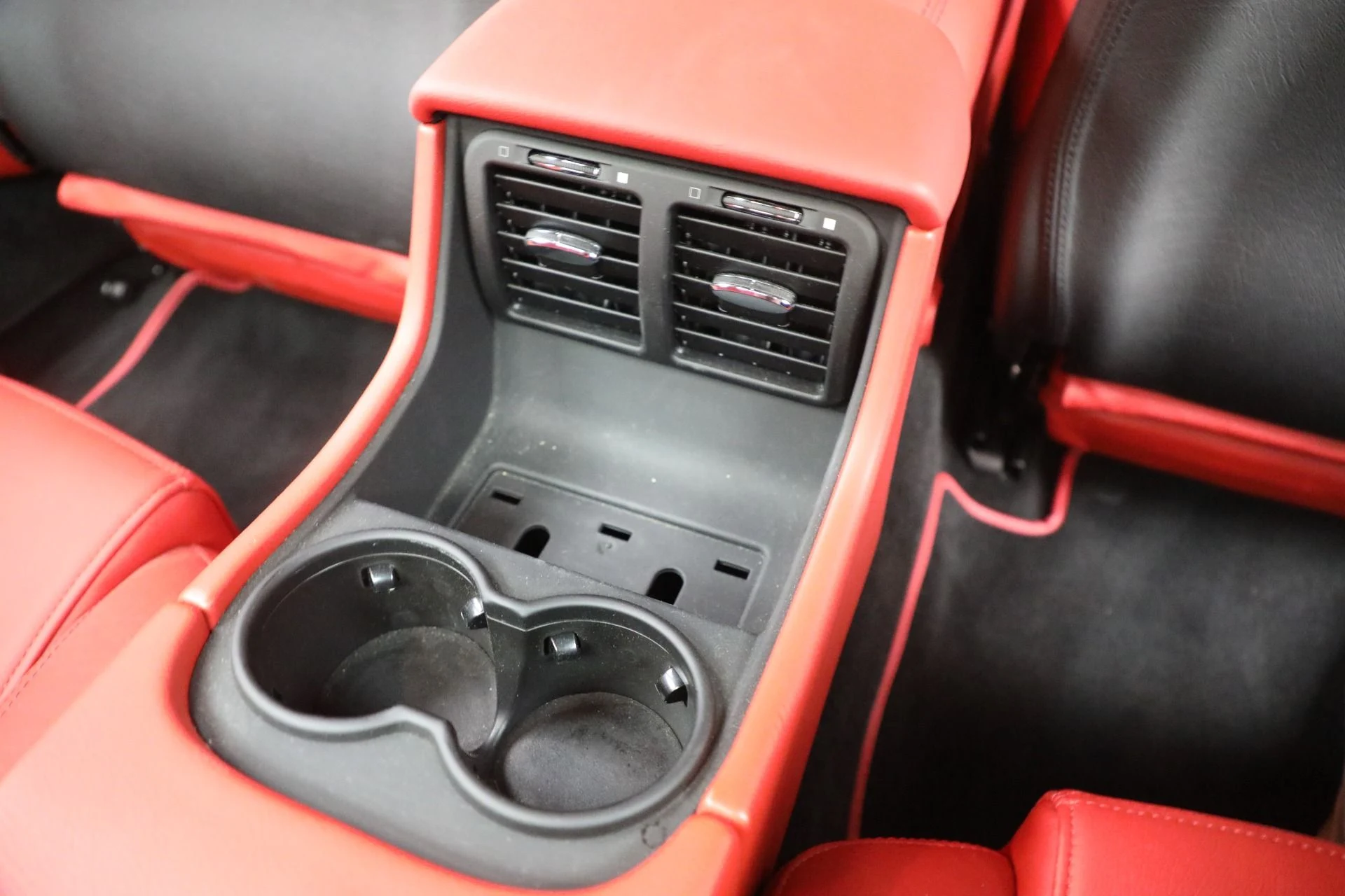 mph020_3022790984_Used_2015_Maserati_Gran_Turismo_MC_1760545652_1ff185a35d