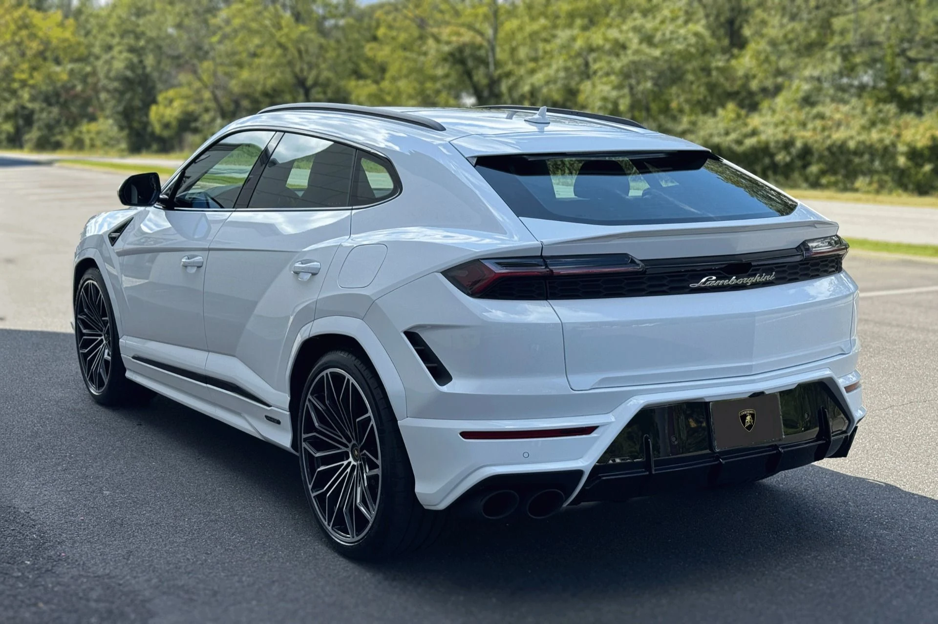 mph020_303453144_Used_2025_Lamborghini_Urus_SE_1756989701_fec2e790f8