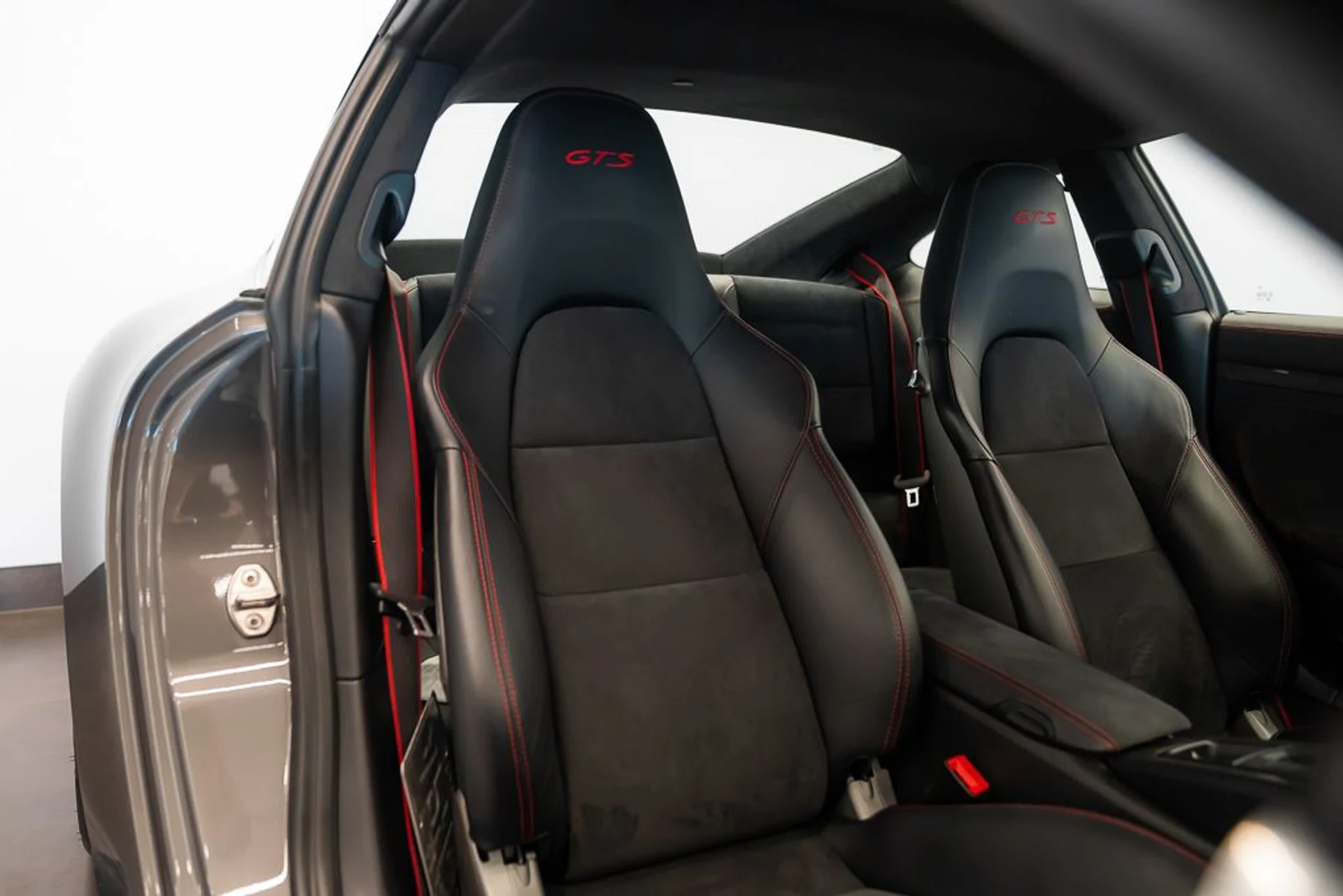 mph020_3042589149_porsche_911_carrera_2016_jpg_v_1762784075_1e0c0cf434