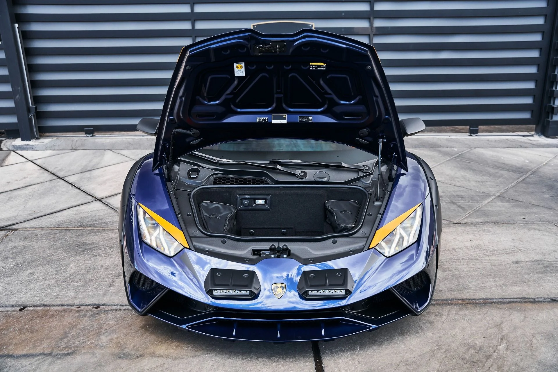 mph020_3046817067_Used_2023_Lamborghini_Huracan_Sterrato_Base_1780101725_89747e38b9