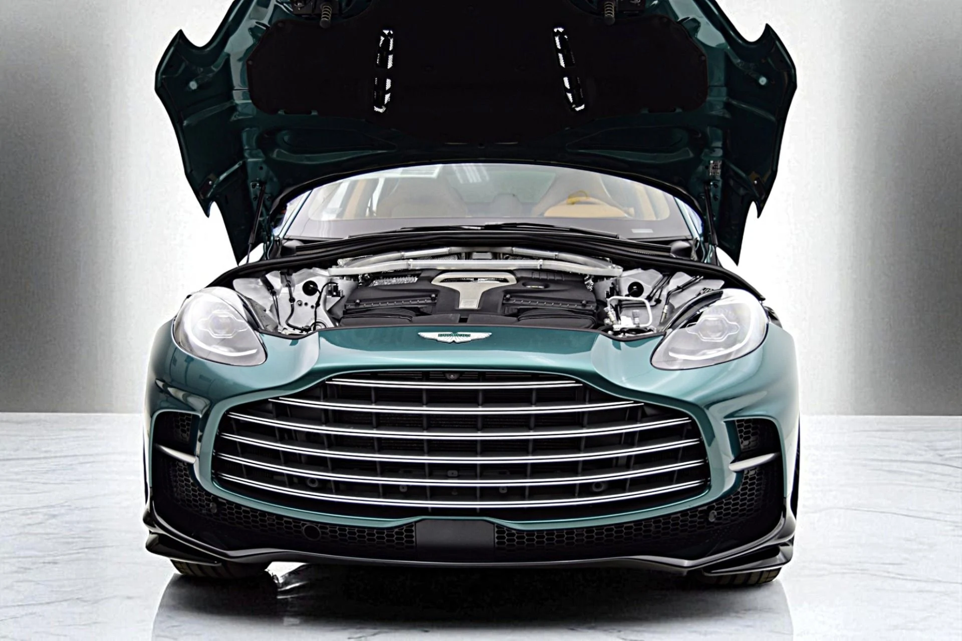 mph020_3047217909_New_2025_Aston_Martin_DBX_707_b2adb802d0
