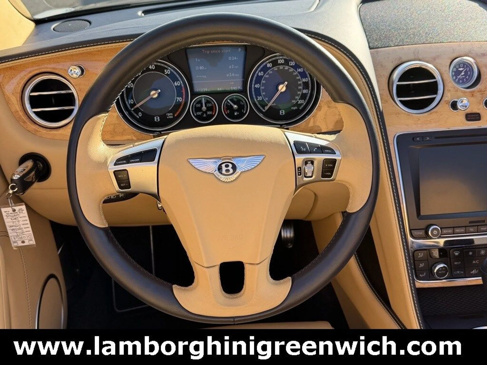 mph020_3052107462_d60dde1321da4f3361424cd2a1242a01x_d8e39388bd