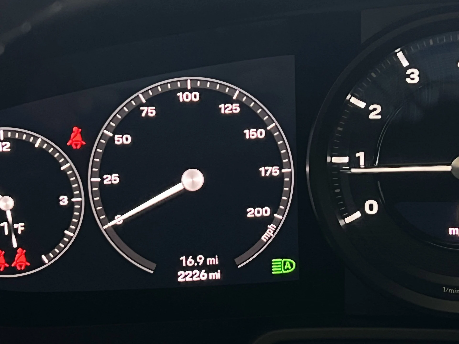 mph020_3053484536_1057d172ff1f1a60a4c8e0a96df69312x_76dc11142e