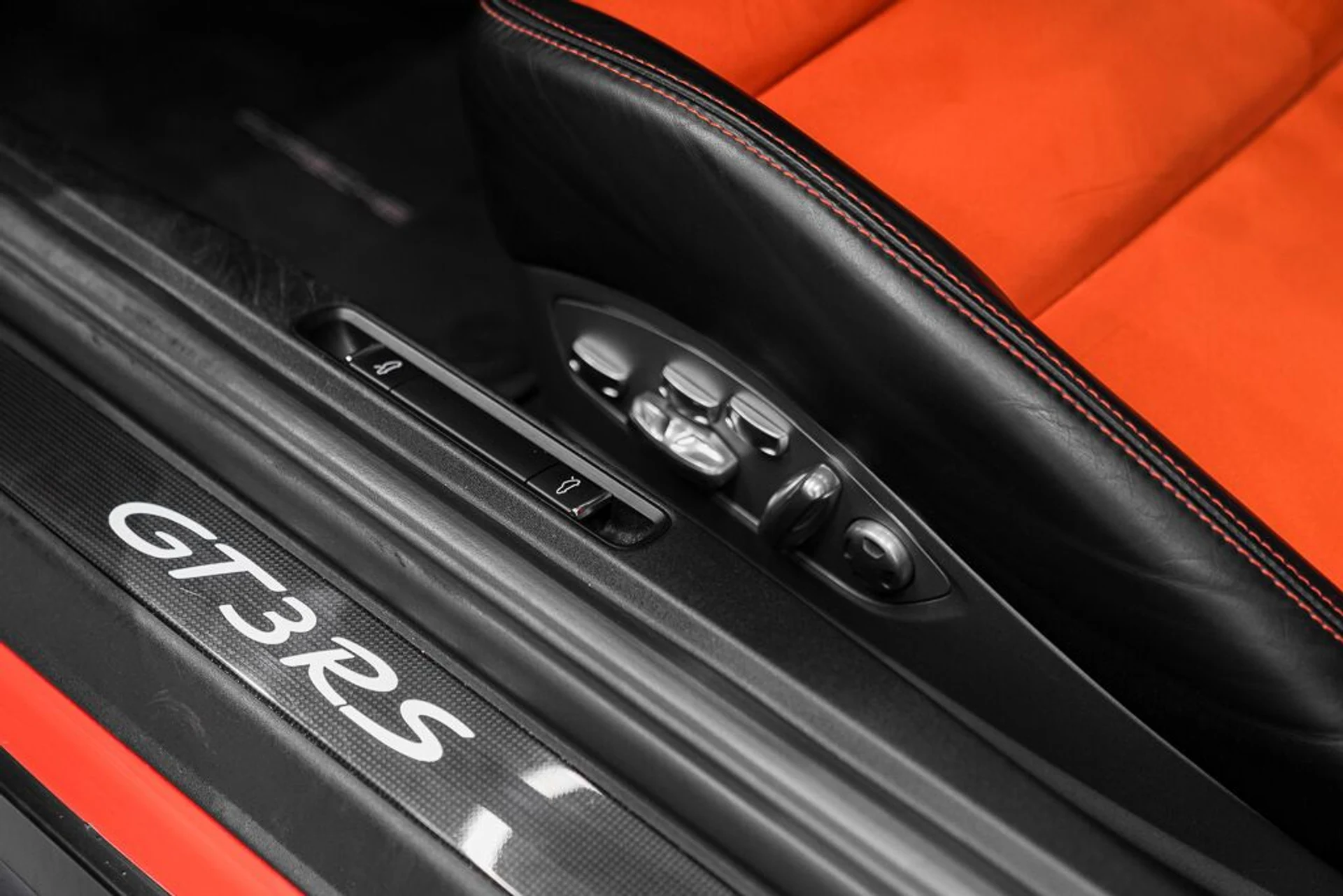 mph020_3058727783_porsche_911_2016_jpg_v_1758918548_a79ce0d96f