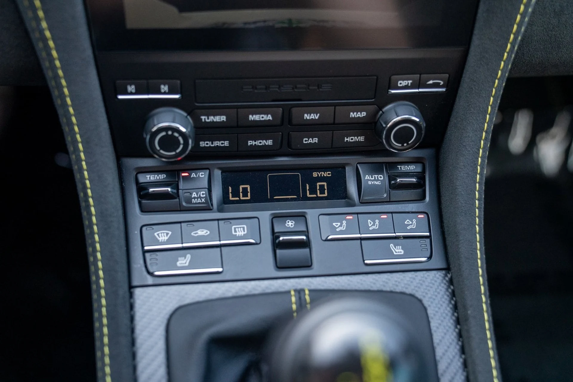 mph020_3058941135_284c64adea81c21a75786b56f9ef61a8x_d0c1d04227