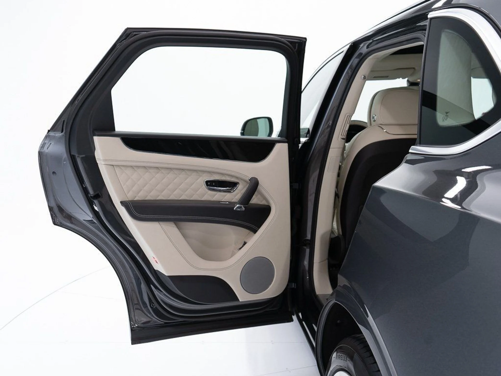 mph020_3063063748_fe4c24b789495ed3b555a2ae3e8d6b14_f2e965afdd