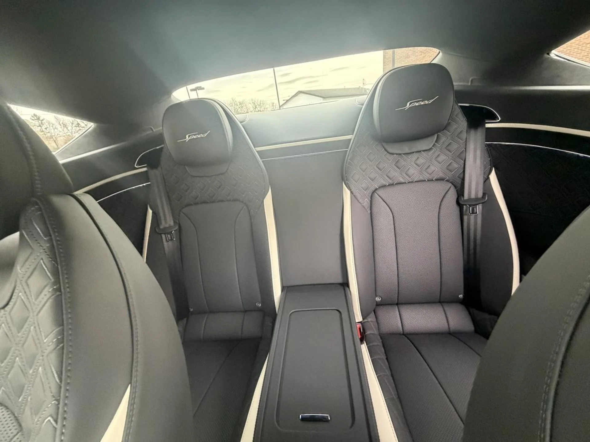 mph020_3072481782_275af27ab84e7af2f8a0d1c1663be087_f6a1ce7b89