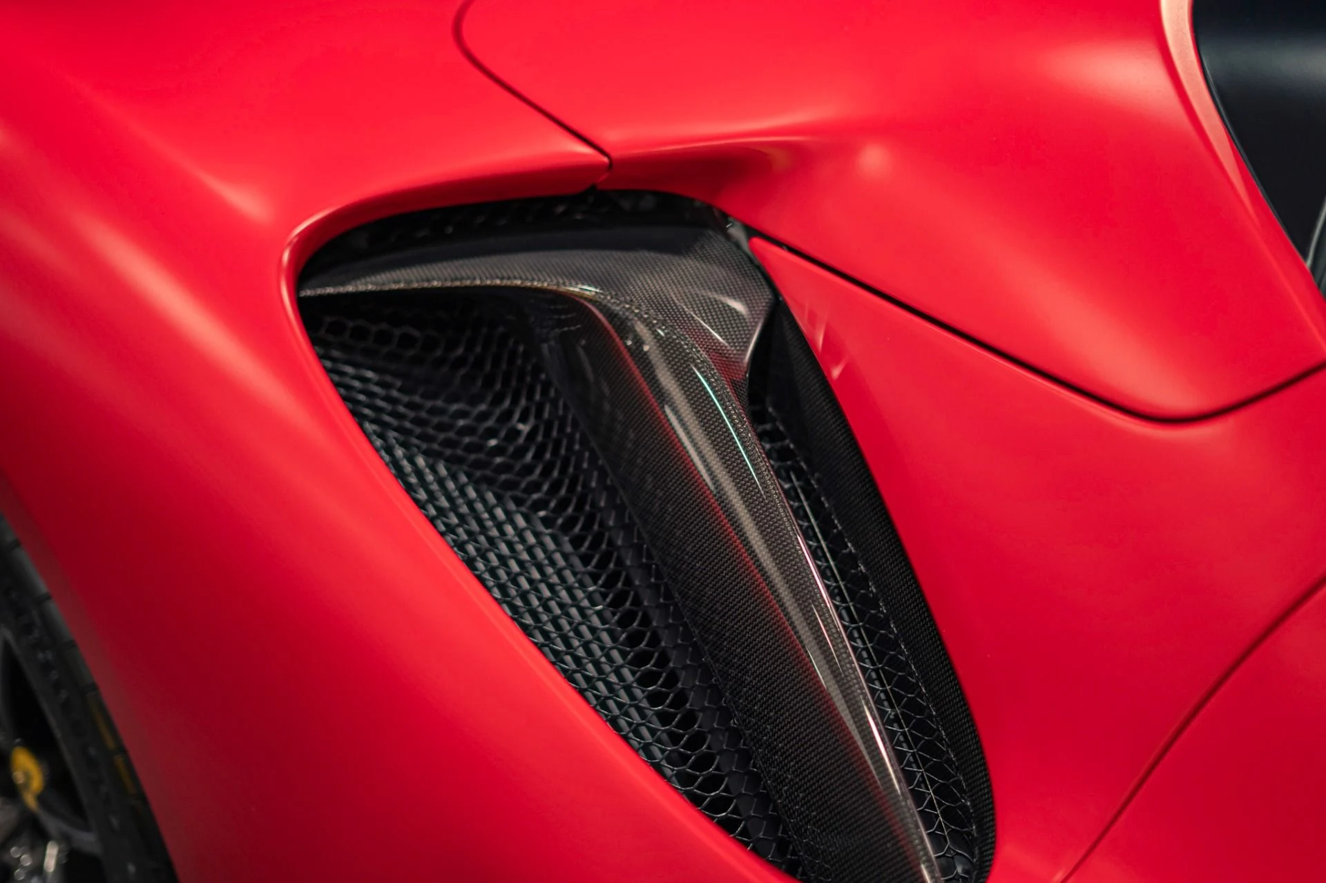 mph020_3081820533_Used_2024_Ferrari_SF_90_Spider_Tailor_Made_Atelier_945000_MSRP_1777927914_d57ee87177