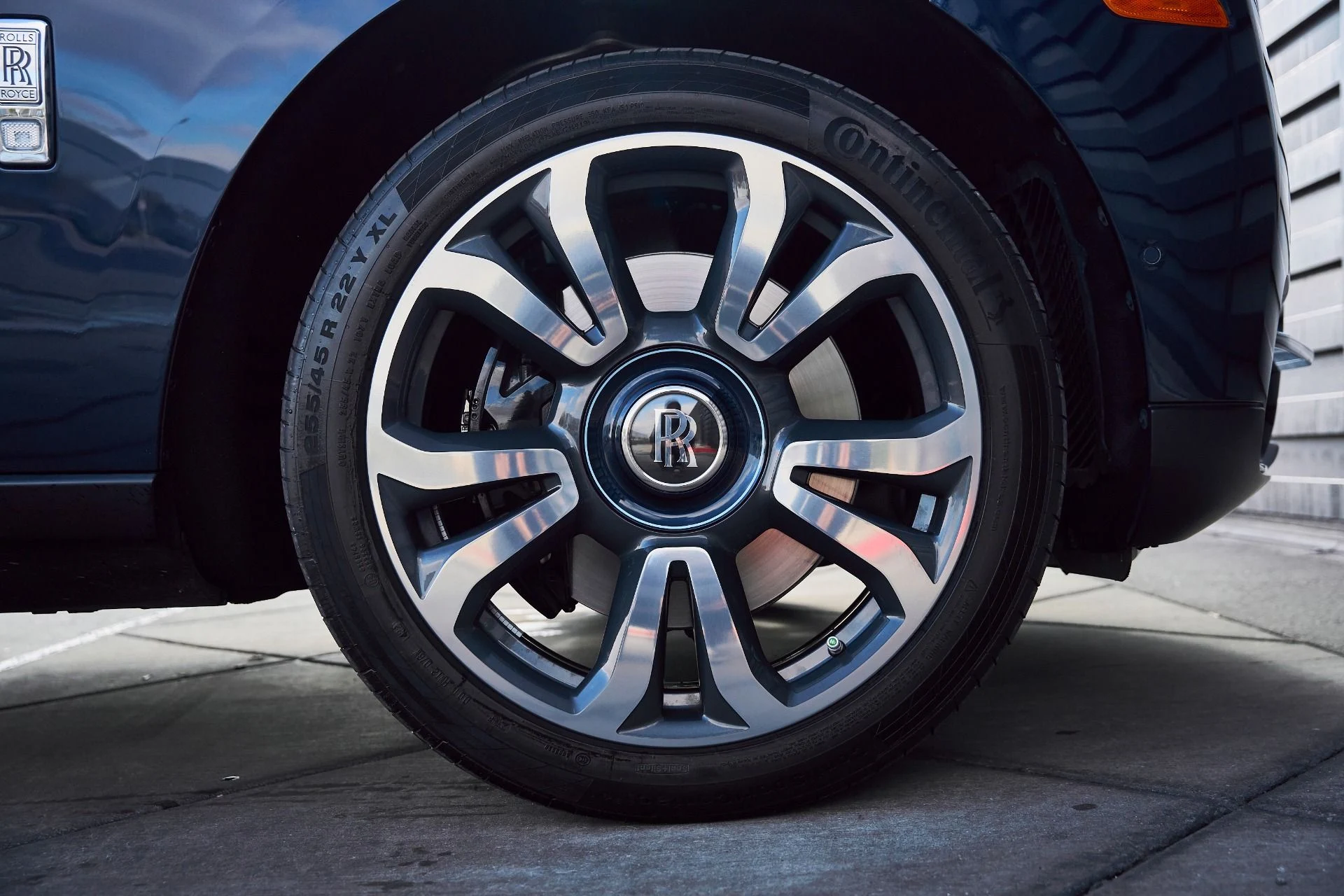 mph020_3087536853_Used_2022_Rolls_Royce_Cullinan_Base_1767400069_02e6bd30f8