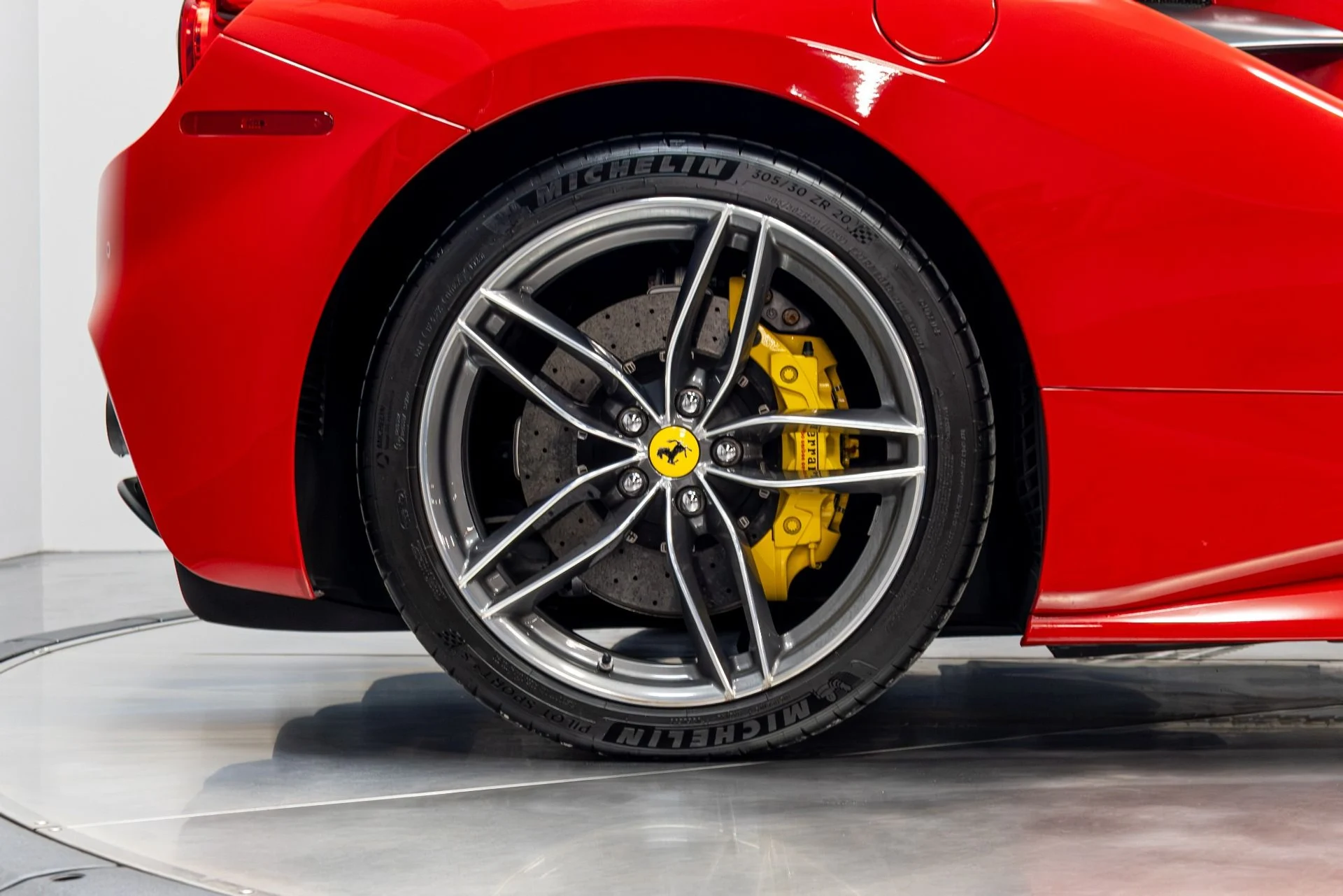 mph020_3100690502_Used_2018_Ferrari_488_GTB_1775864640_01c1c9ba4f