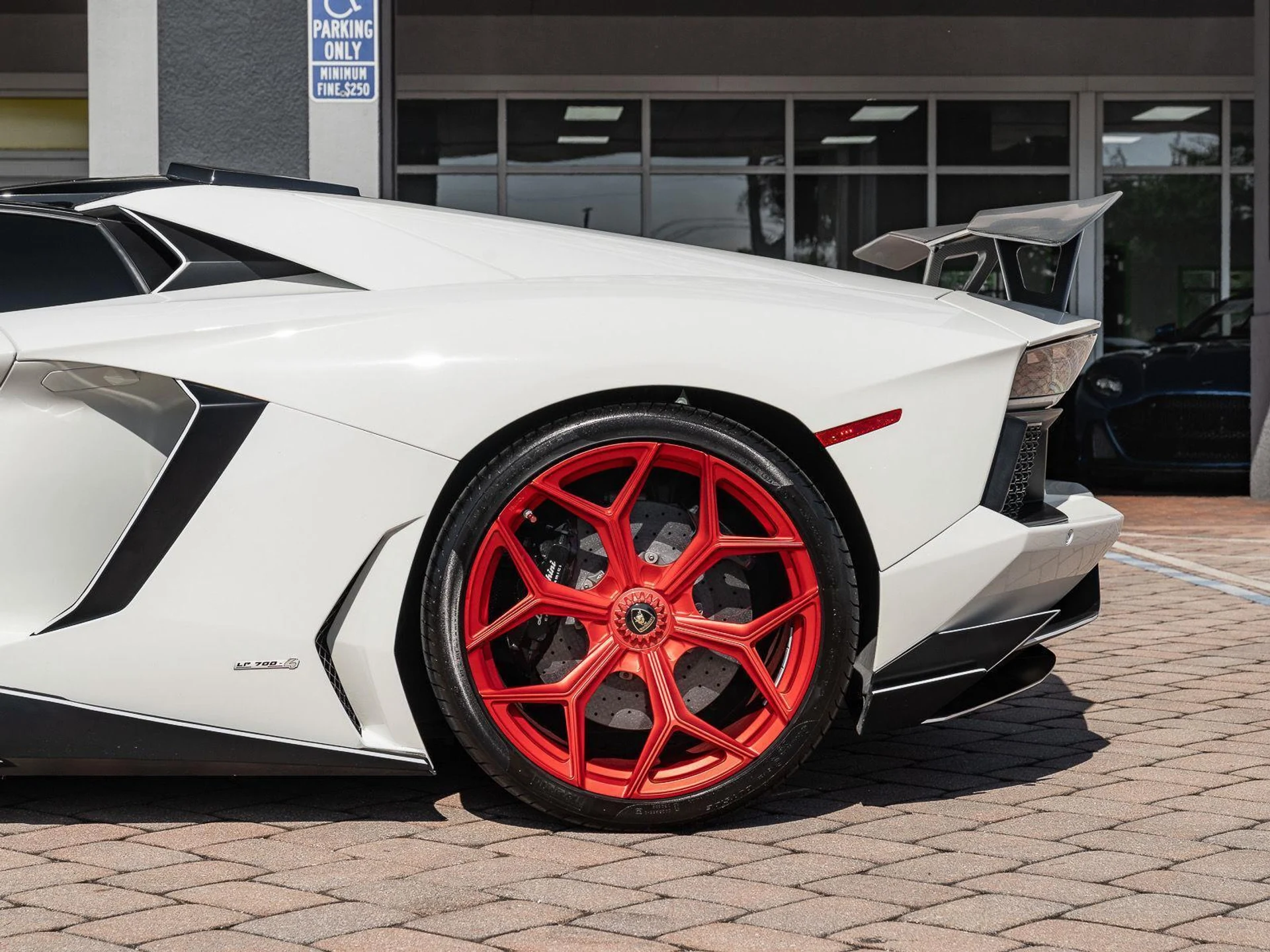 mph020_3101761687_Used_2016_Lamborghini_Aventador_LP_700_4_1777082799_bac3b4f5e0