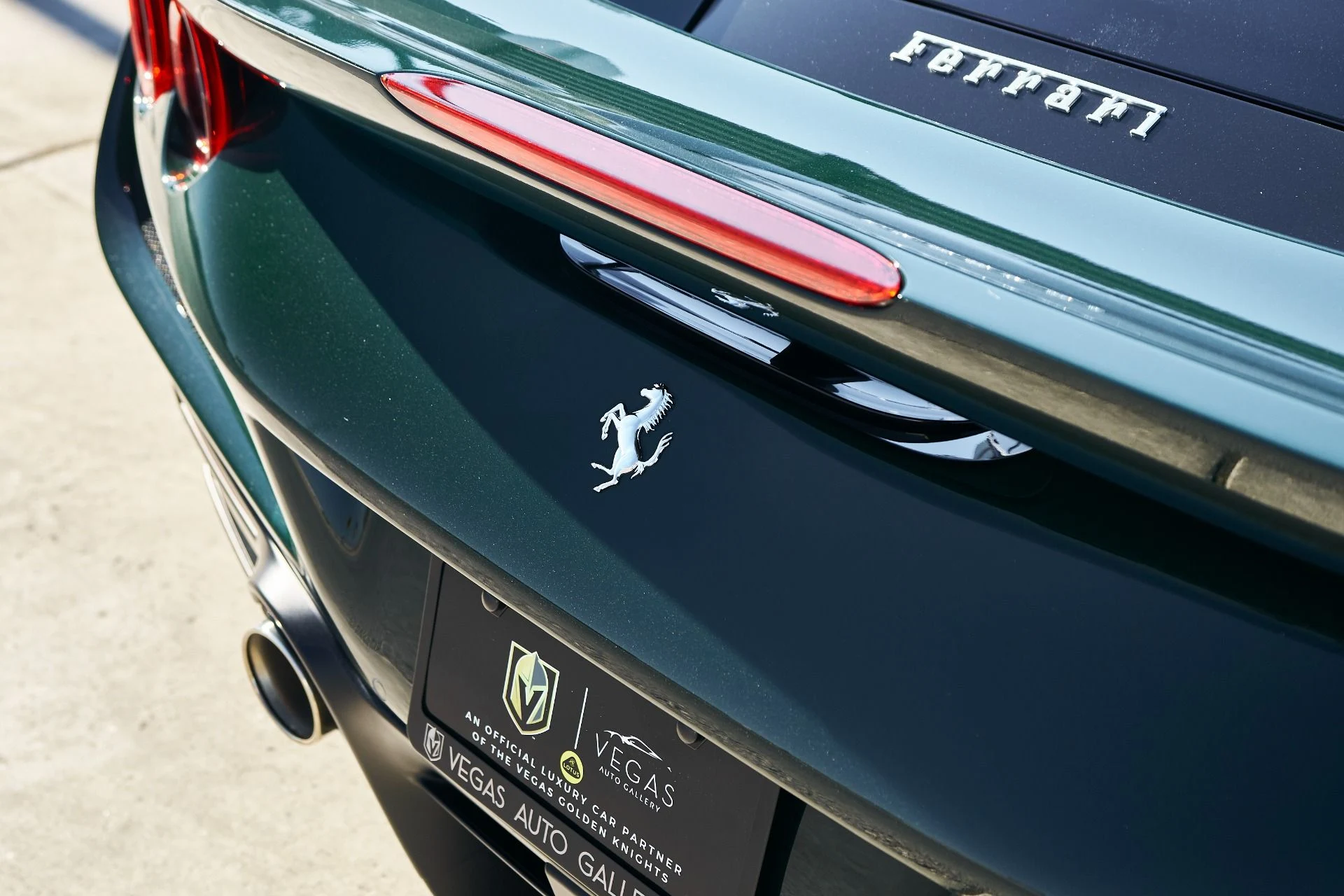 mph020_3104223168_Used_2022_Ferrari_F8_Tributo_Base_1765662026_0b6614623b