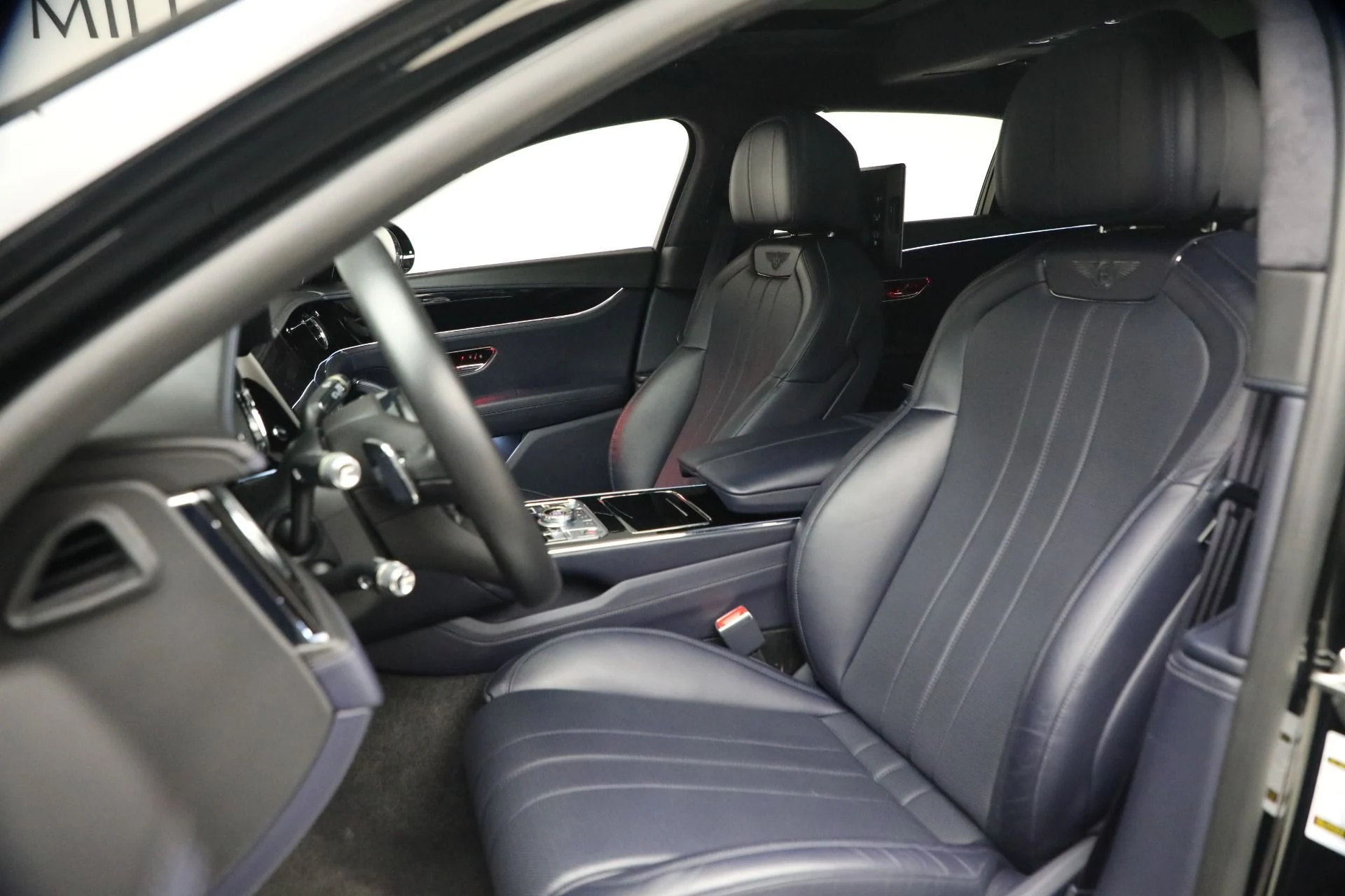 mph020_3105757422_Used_2023_Bentley_Flying_Spur_V8_1770152797_fc424b2348