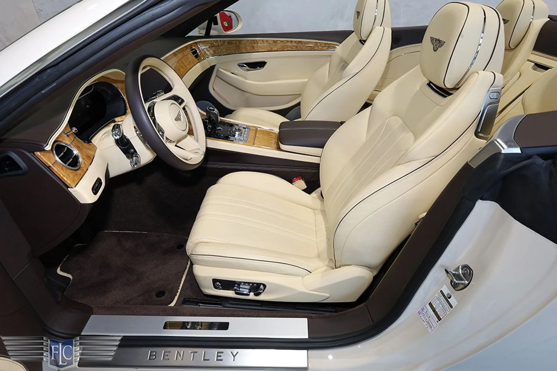 mph020_3107167833_used_2022_bentley_continental_gtcv8convertible_9689_23023913_21_1024_d3f4392c95