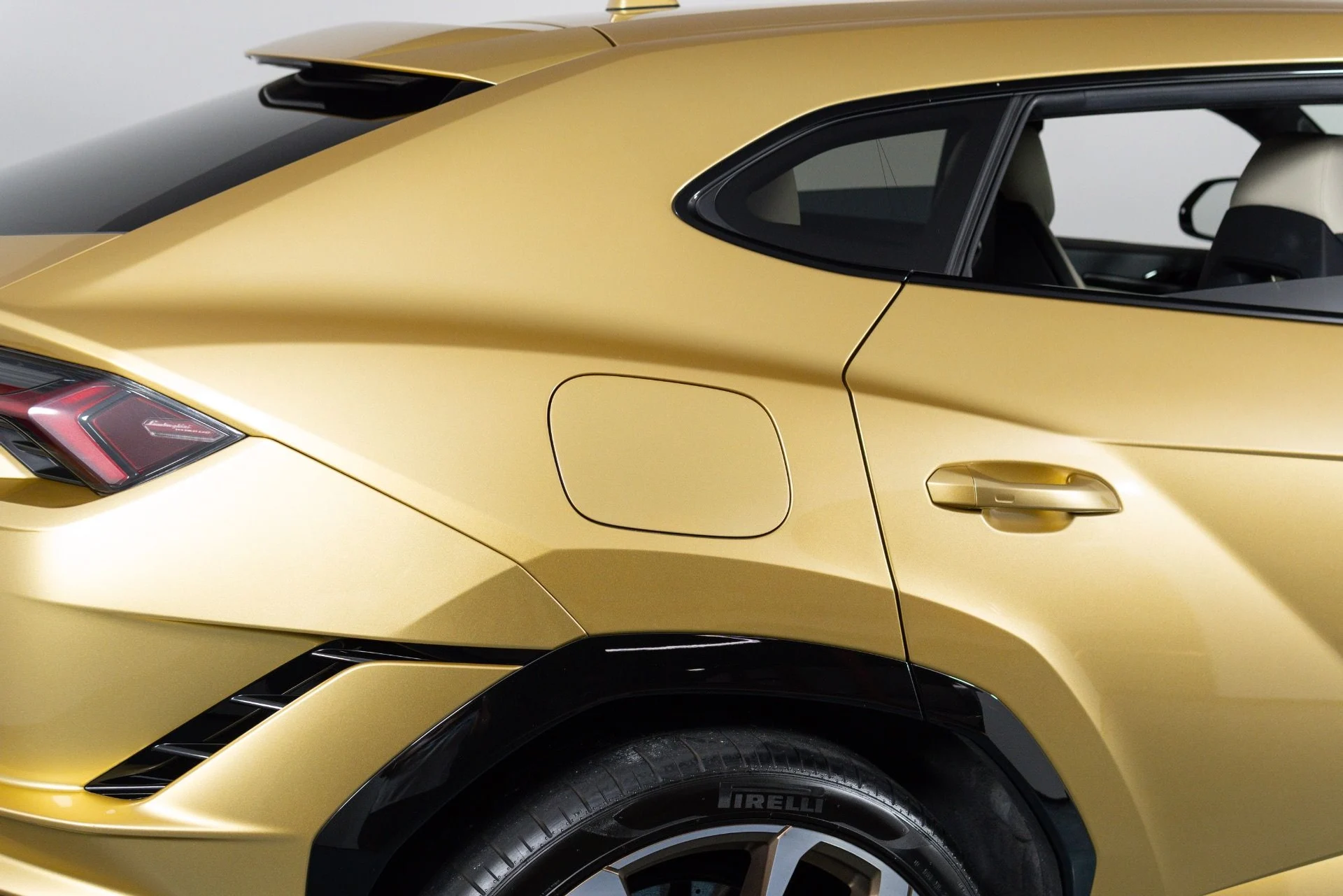 mph020_3108517168_Used_2023_Lamborghini_Urus_S_1781741186_69df705806