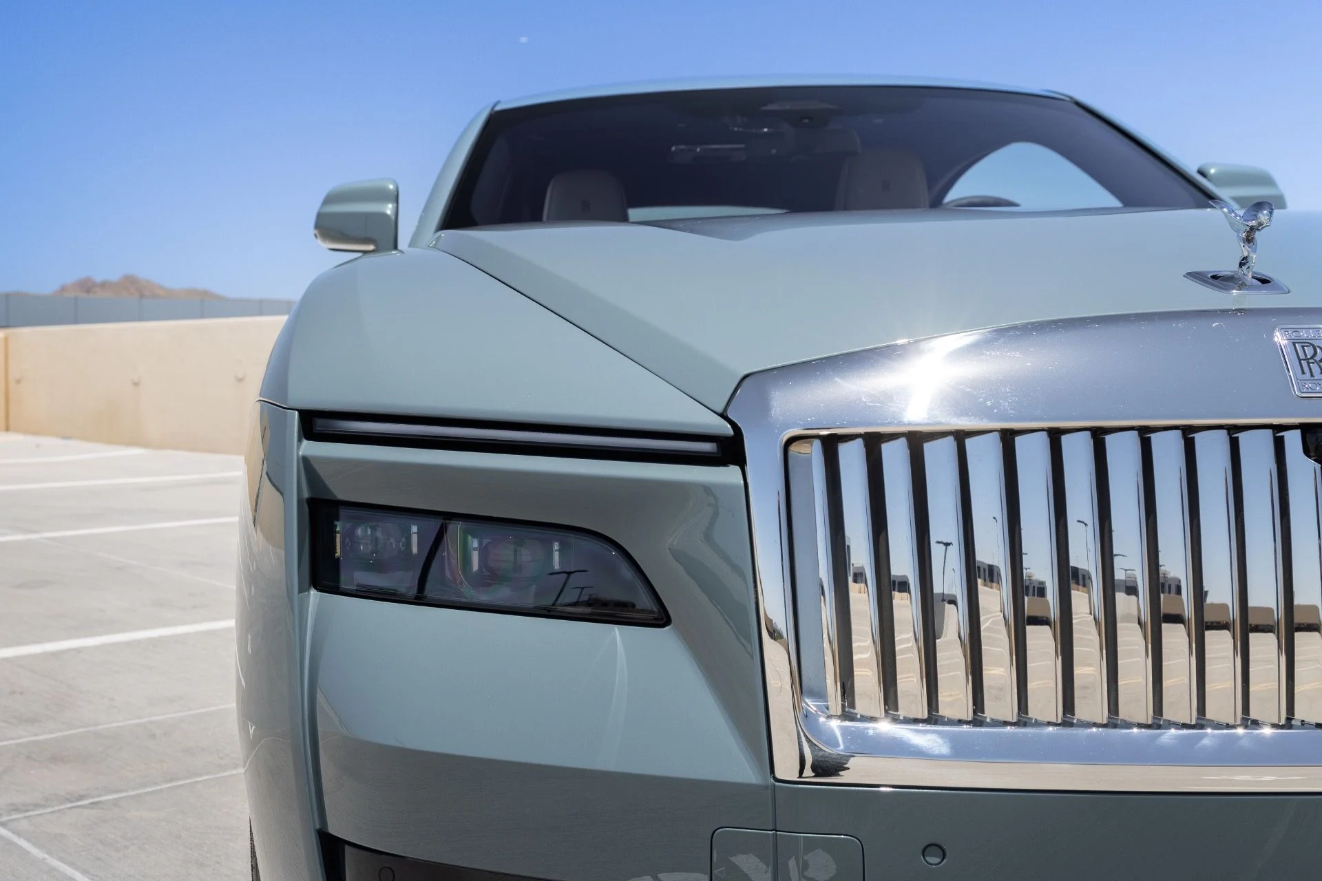 mph020_3124024667_Used_2024_Rolls_Royce_Spectre_1778197946_ca0a65eeb3