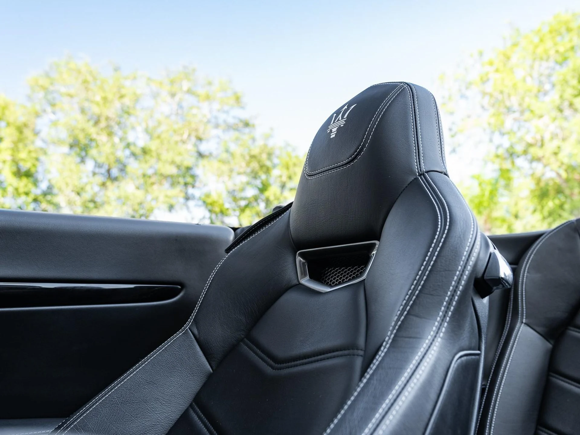 mph020_3129826653_Used_2015_Maserati_Gran_Turismo_Convertible_Sport_1760472359_3fc46225c6