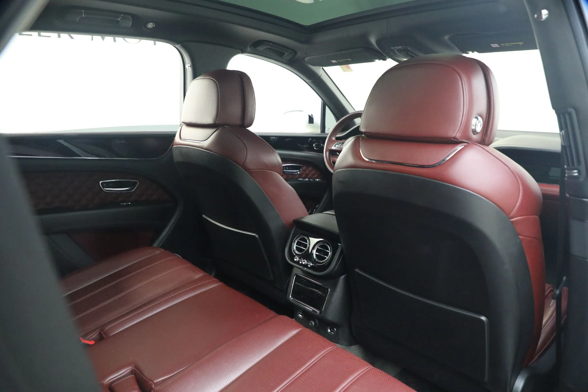 mph020_3147297837_Used_2021_Bentley_Bentayga_V8_1770336382_e4d1ab1e47