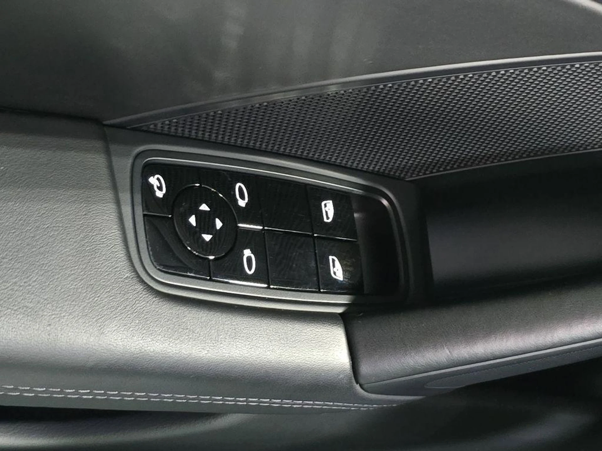 mph020_3155519007_QEE_0_Bz_Ehhua5_IZG_Xii_B_q_Aev_GV_0_e323417305