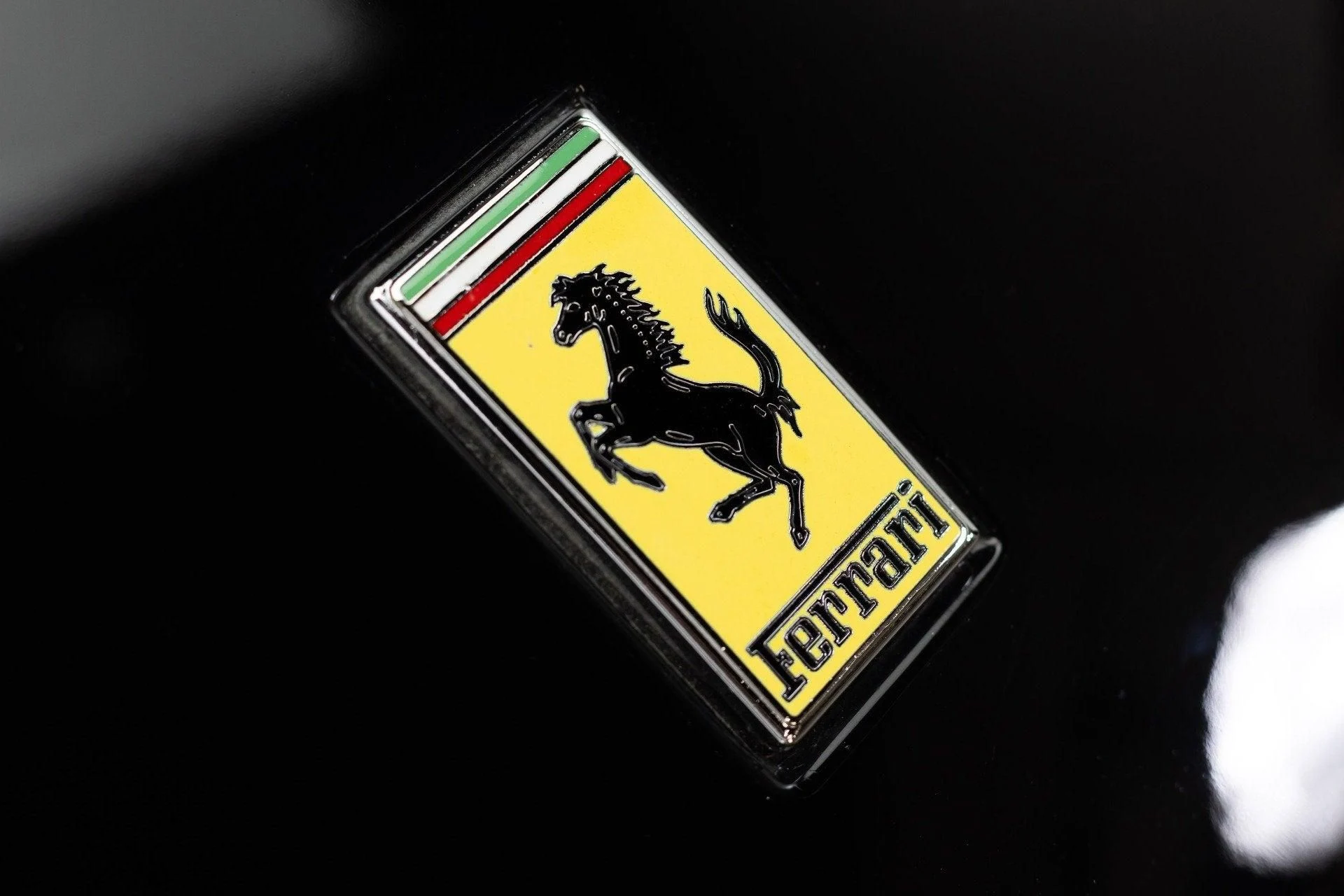 mph020_3160561925_Used_2010_Ferrari_California_1777367981_42a81e0f31